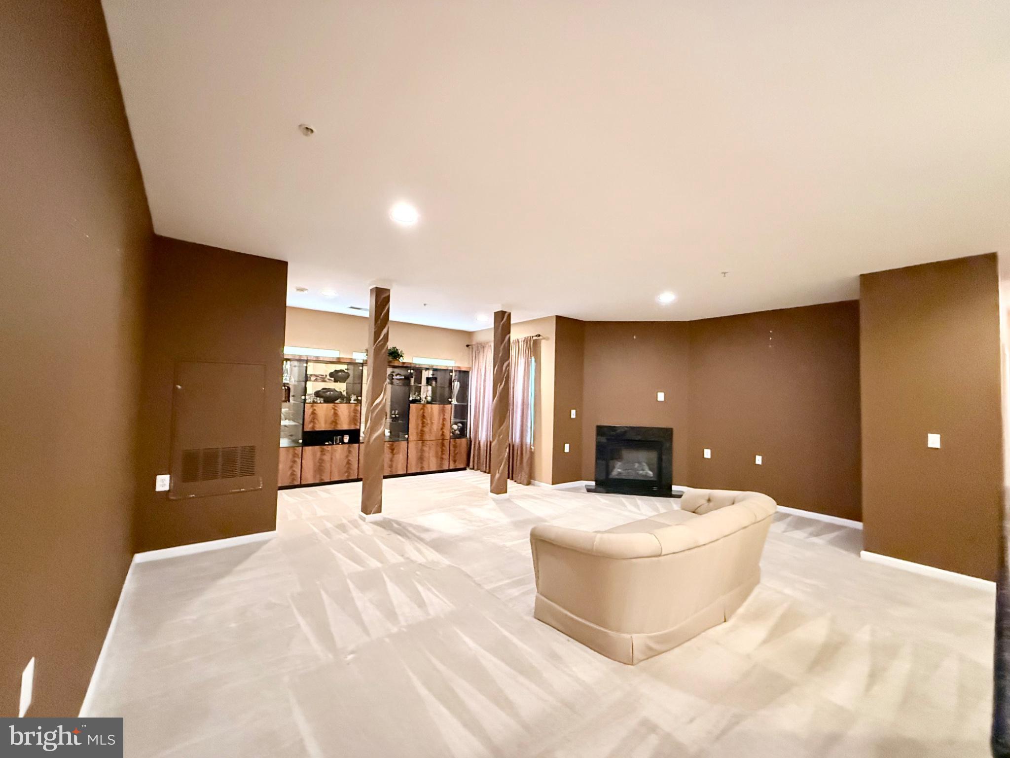 WINDSOR CROSSING - Residential