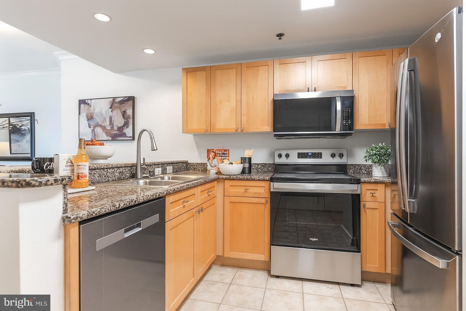 GALLERY PLACE - Residential