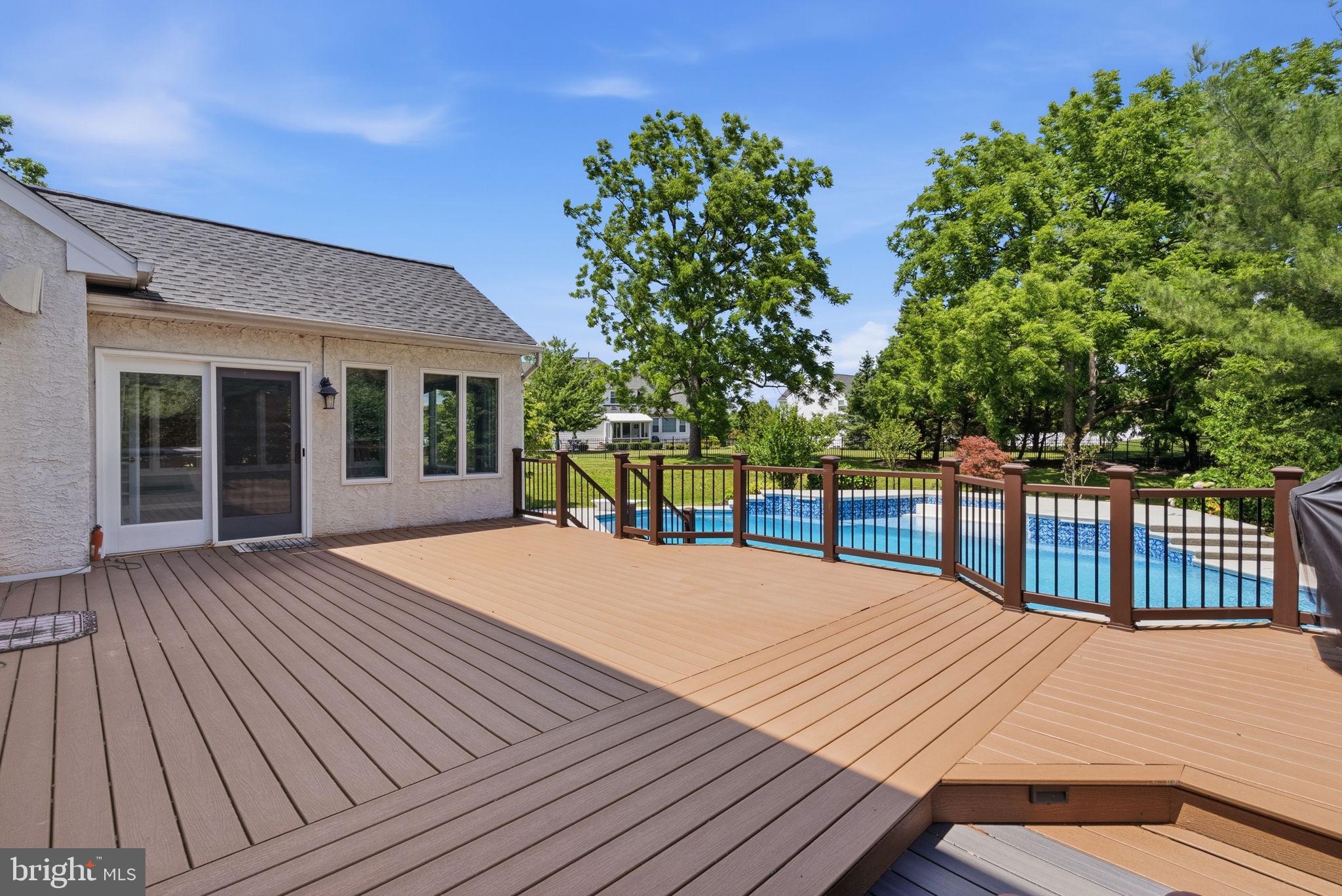 PROVIDENCE OAKS - Residential