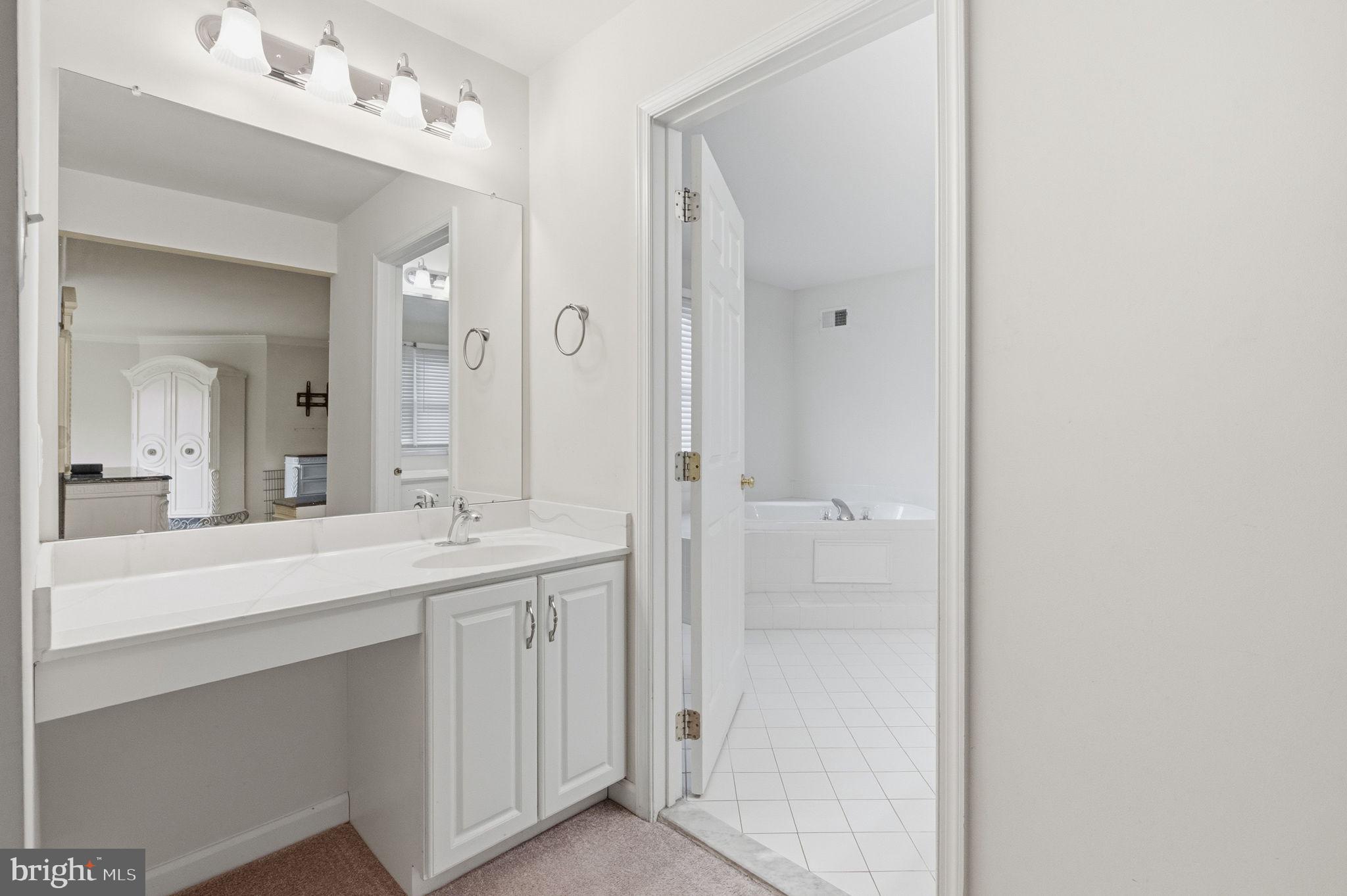 PROVIDENCE OAKS - Residential