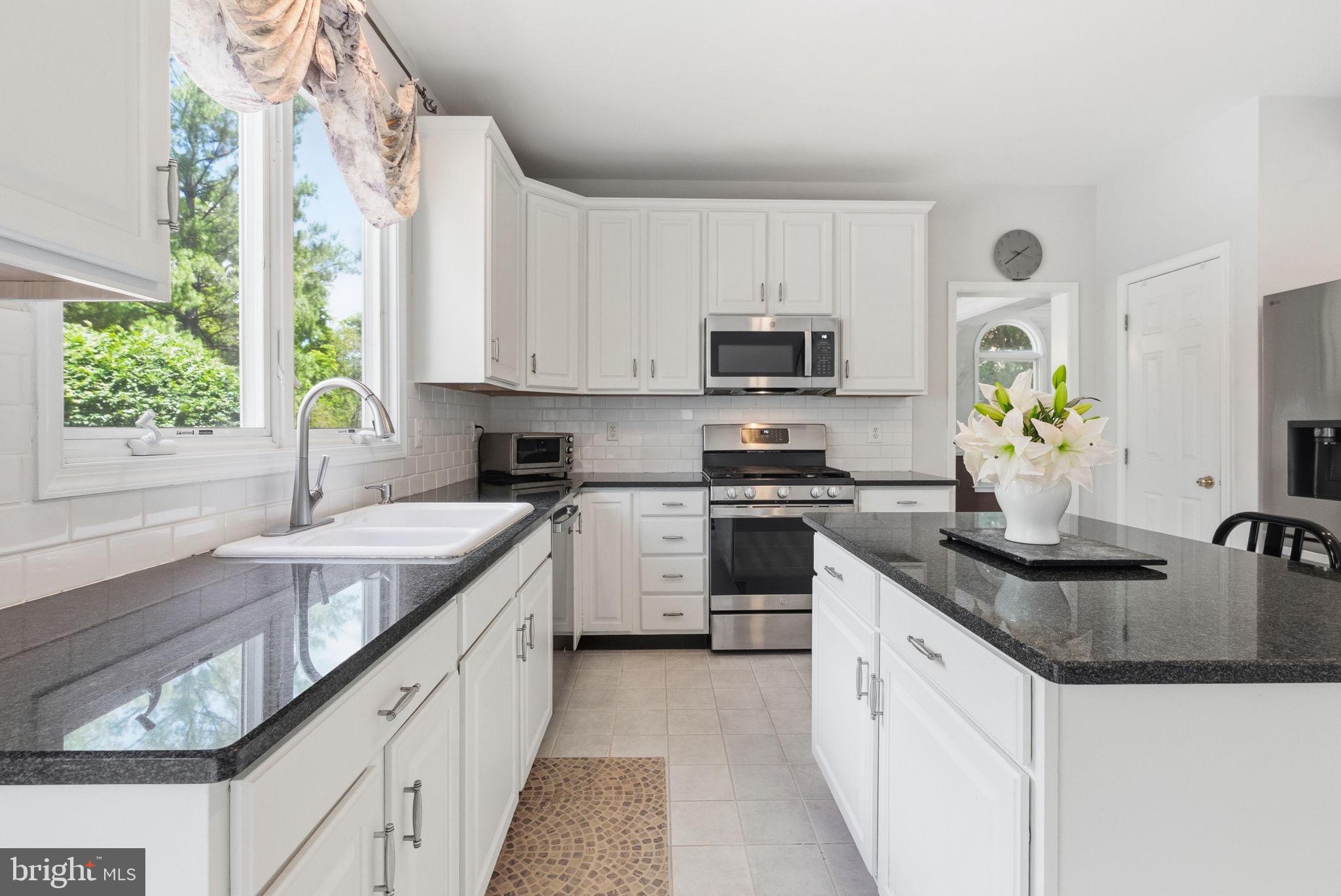 PROVIDENCE OAKS - Residential