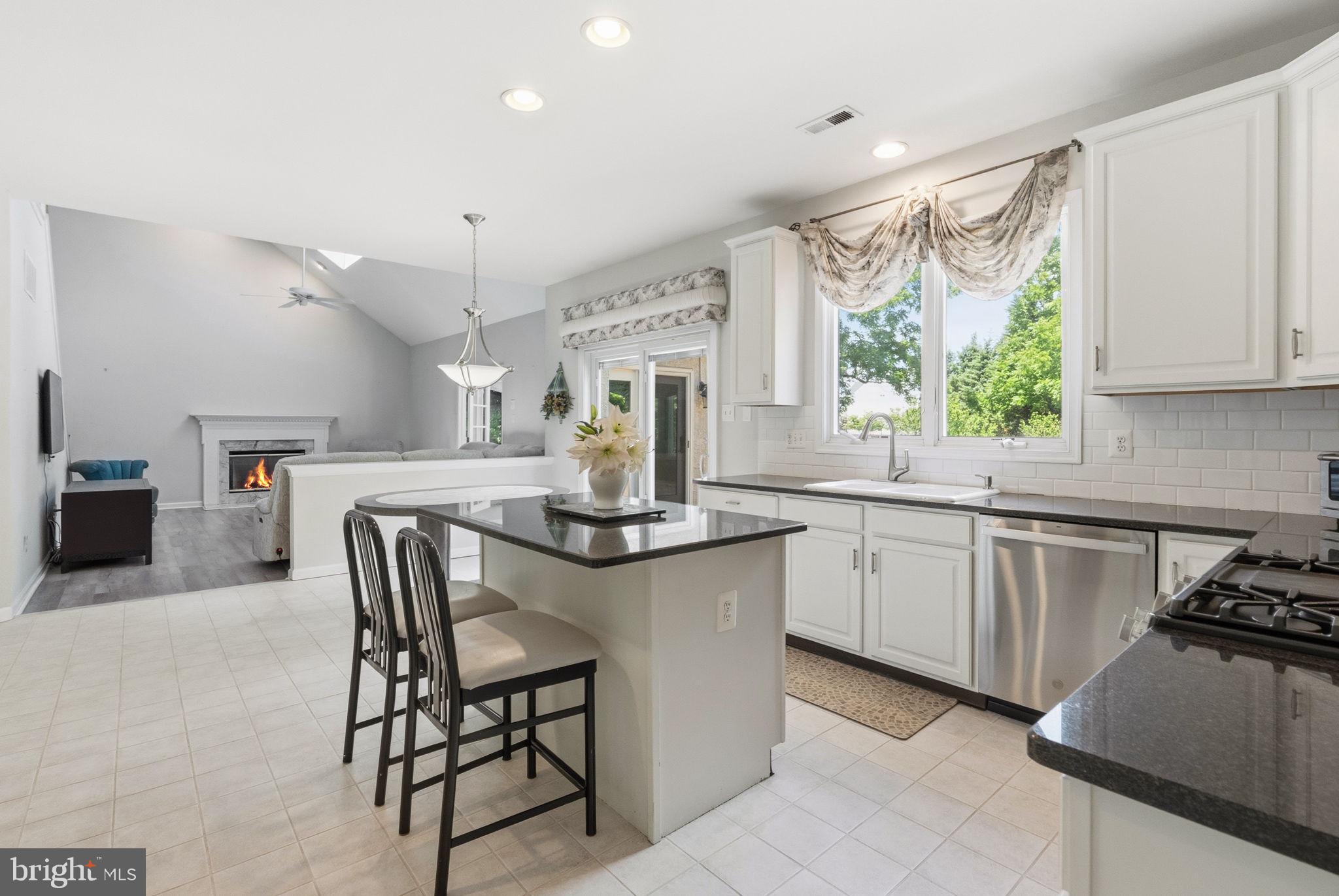 PROVIDENCE OAKS - Residential