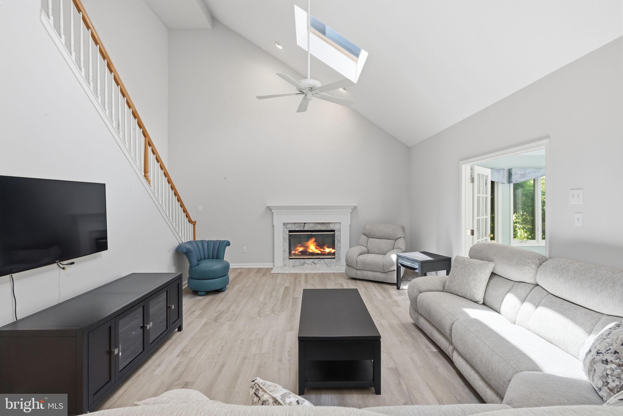PROVIDENCE OAKS - Residential