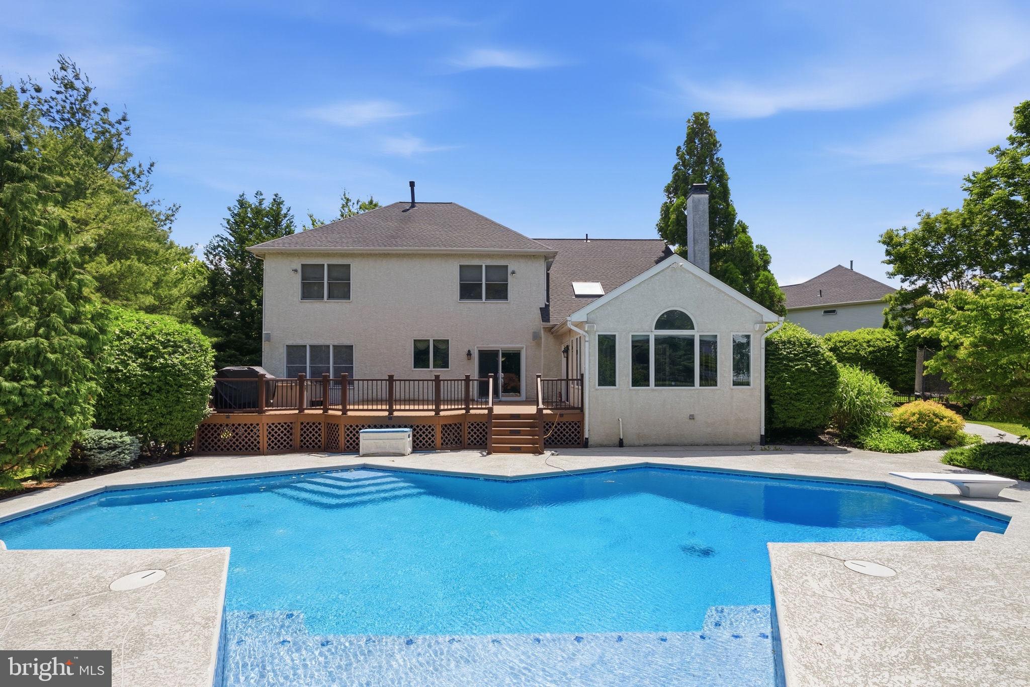 PROVIDENCE OAKS - Residential