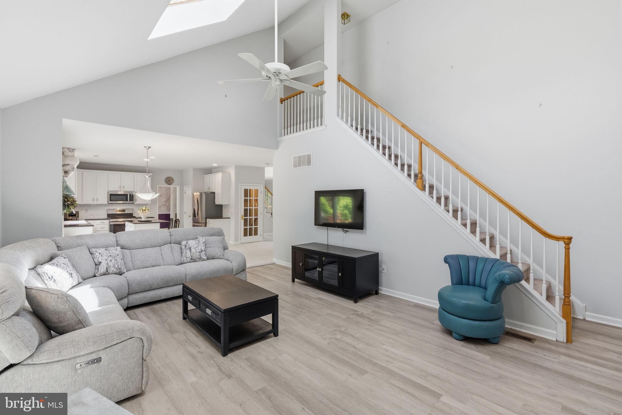 PROVIDENCE OAKS - Residential