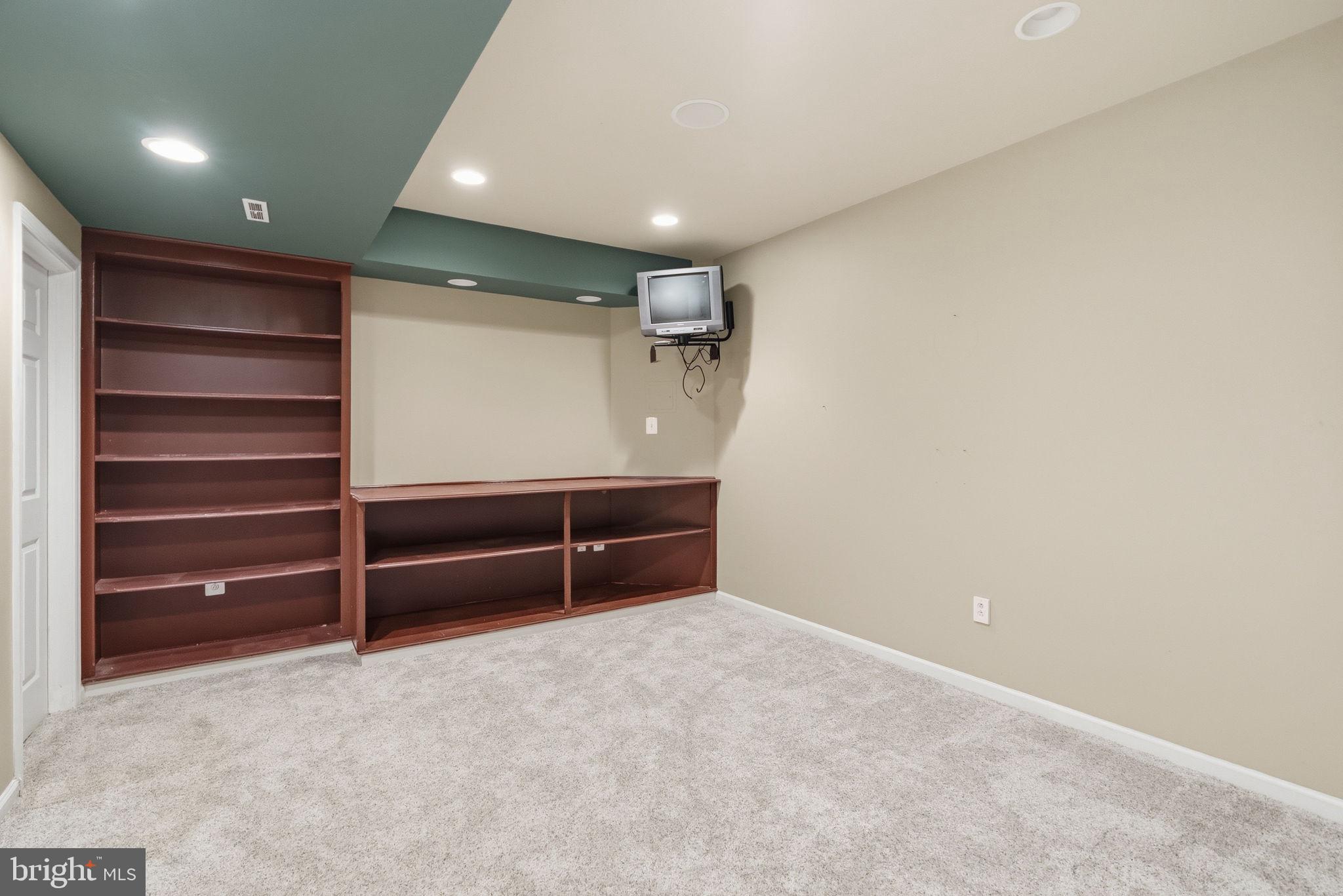 PROVIDENCE OAKS - Residential