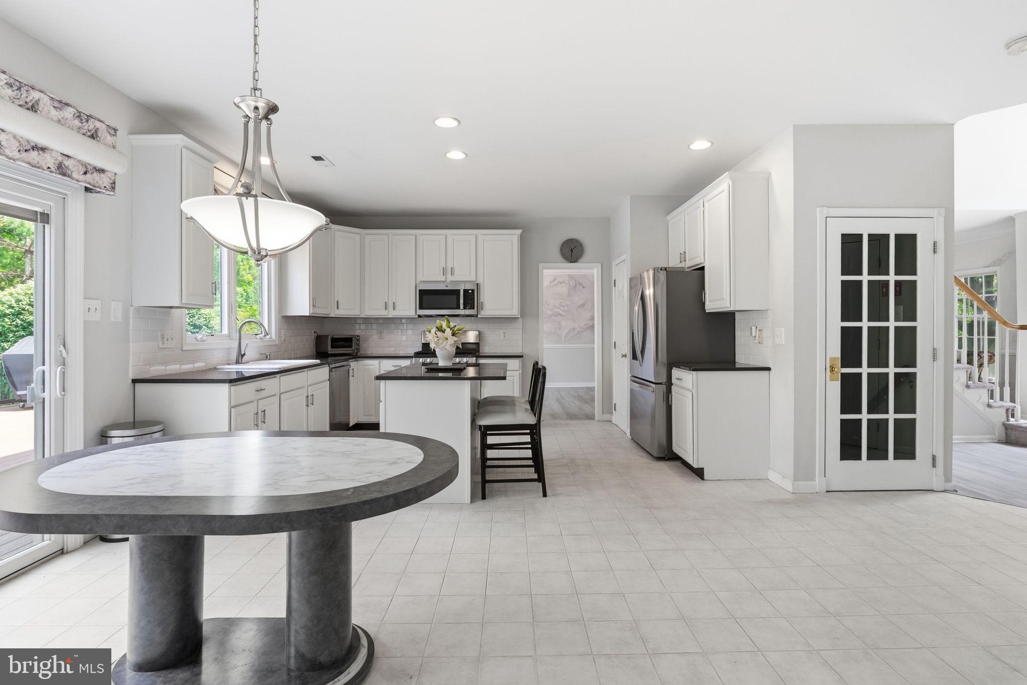 PROVIDENCE OAKS - Residential