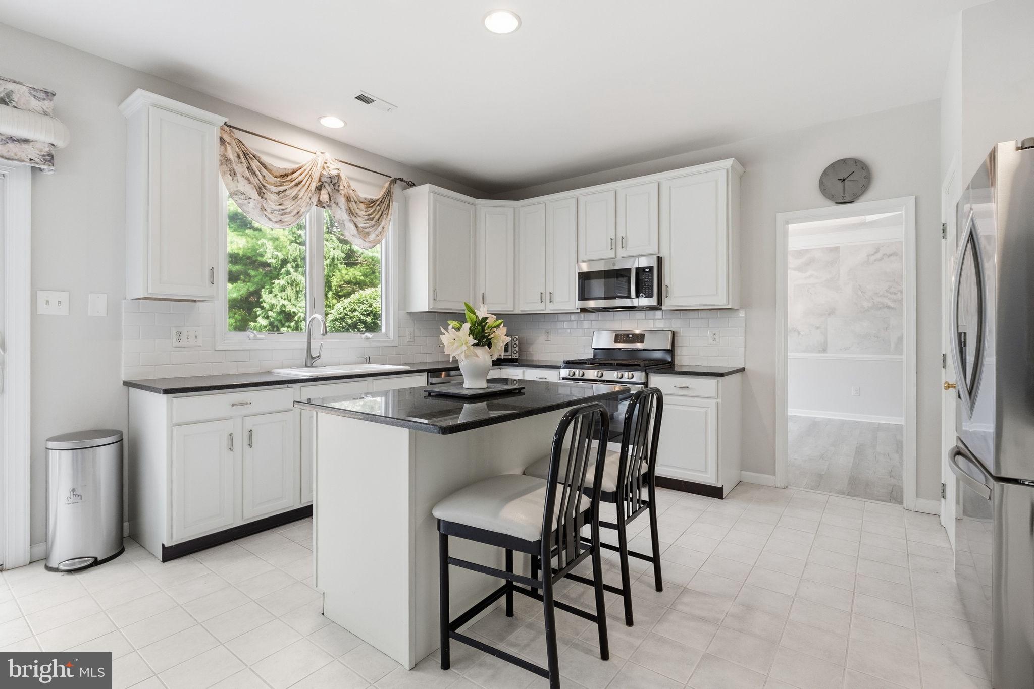 PROVIDENCE OAKS - Residential
