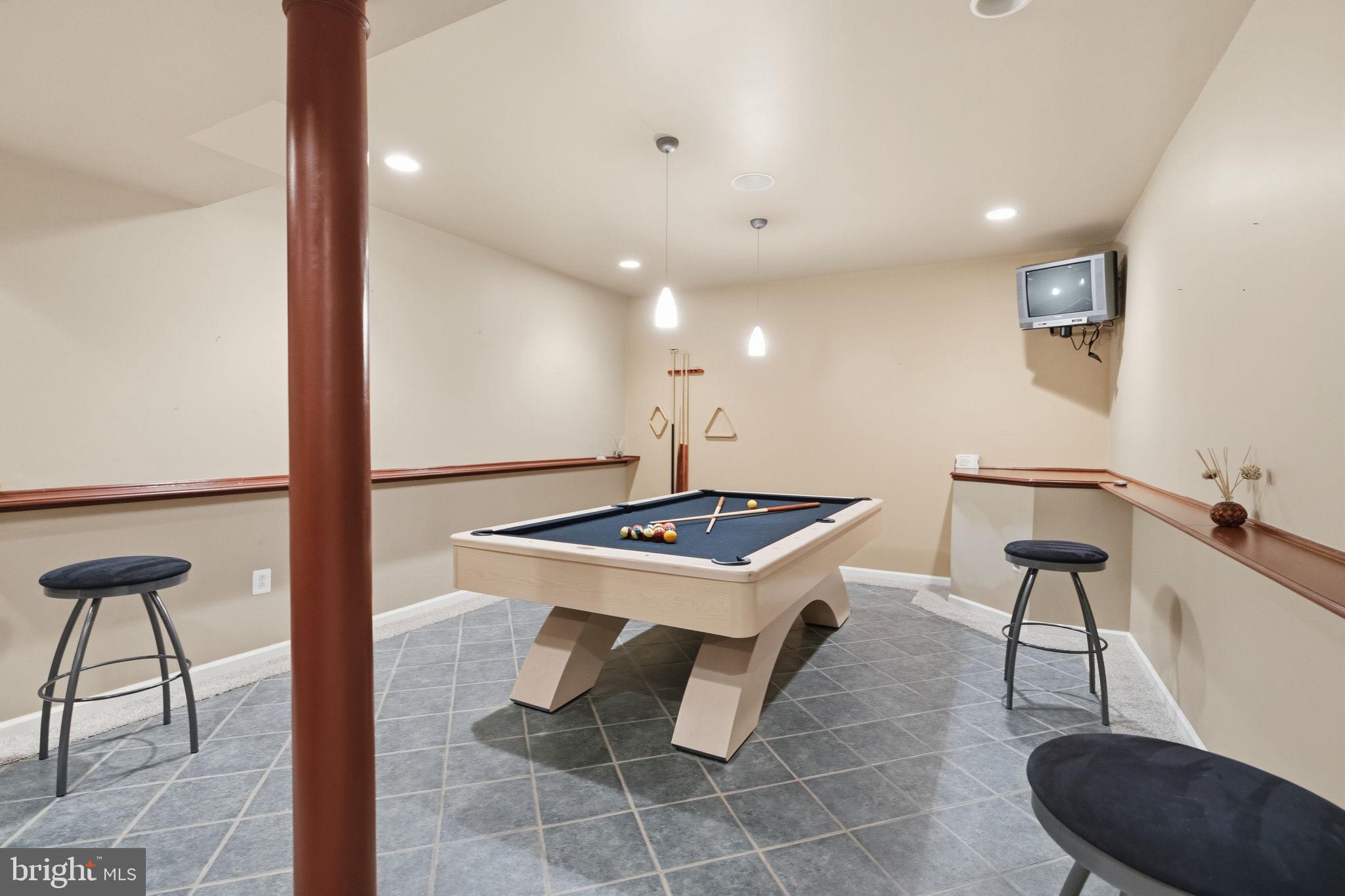 PROVIDENCE OAKS - Residential
