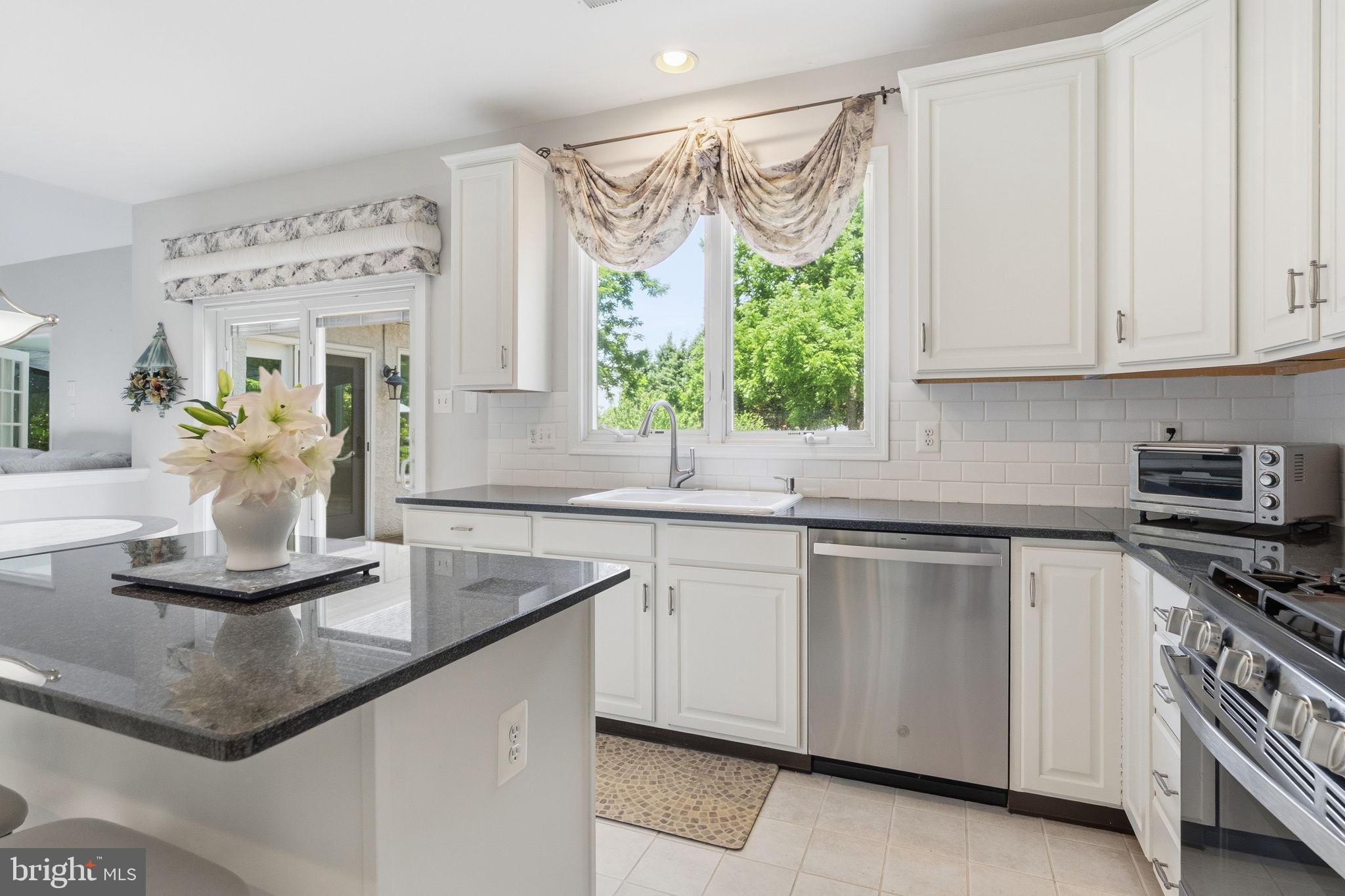 PROVIDENCE OAKS - Residential