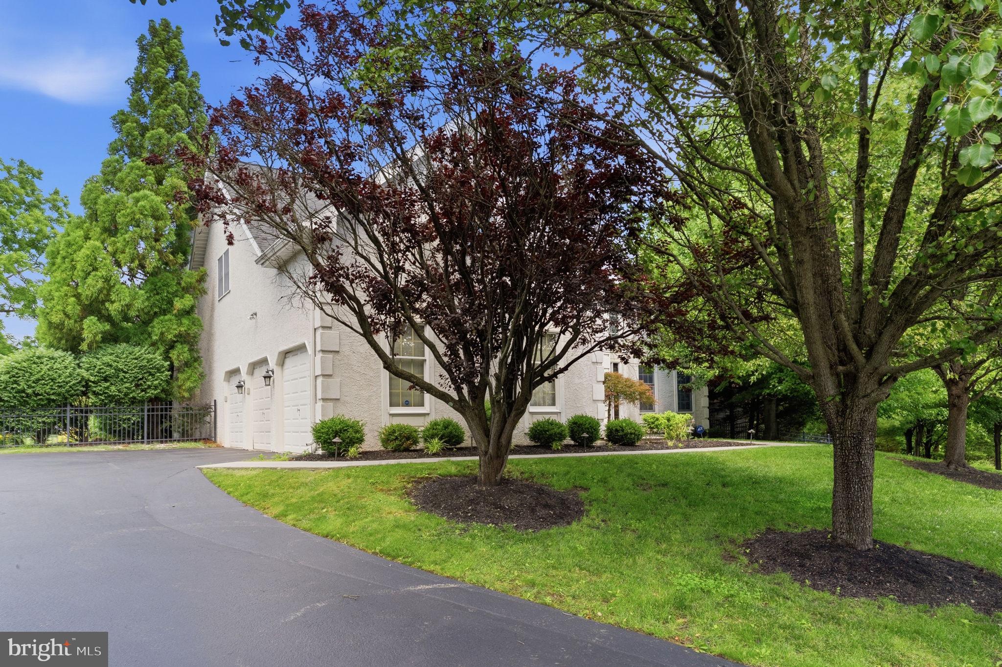 PROVIDENCE OAKS - Residential