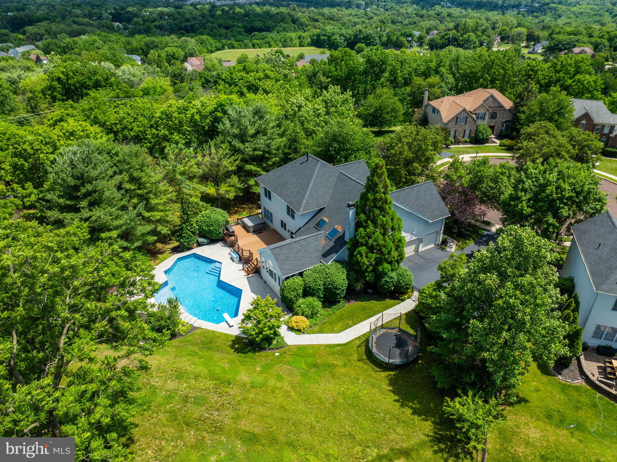 PROVIDENCE OAKS - Residential