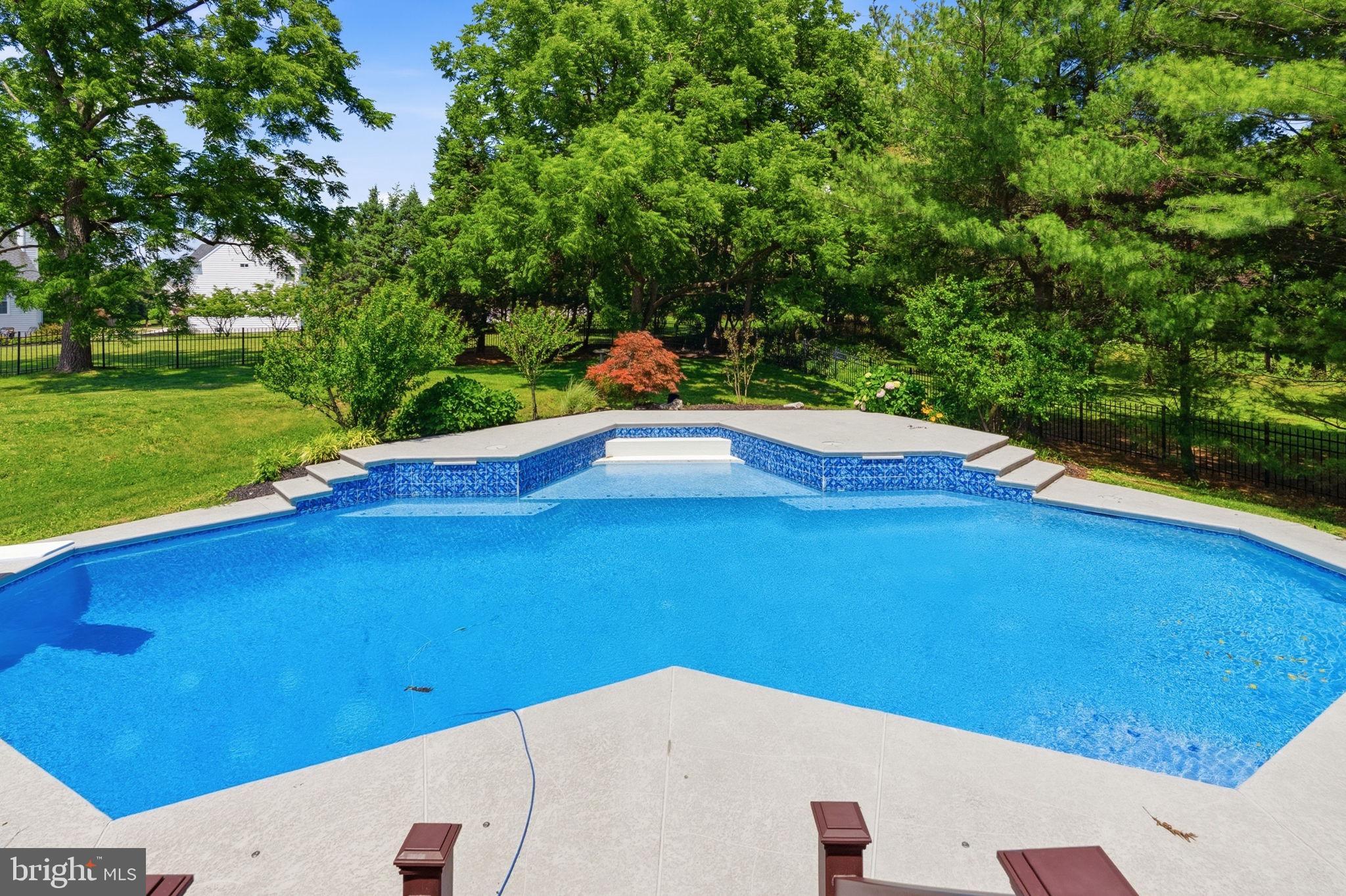 PROVIDENCE OAKS - Residential