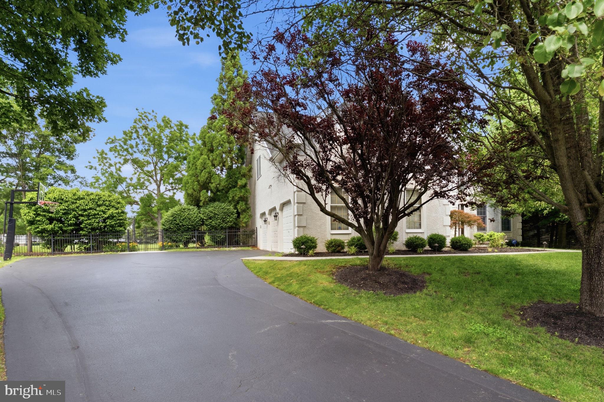 PROVIDENCE OAKS - Residential
