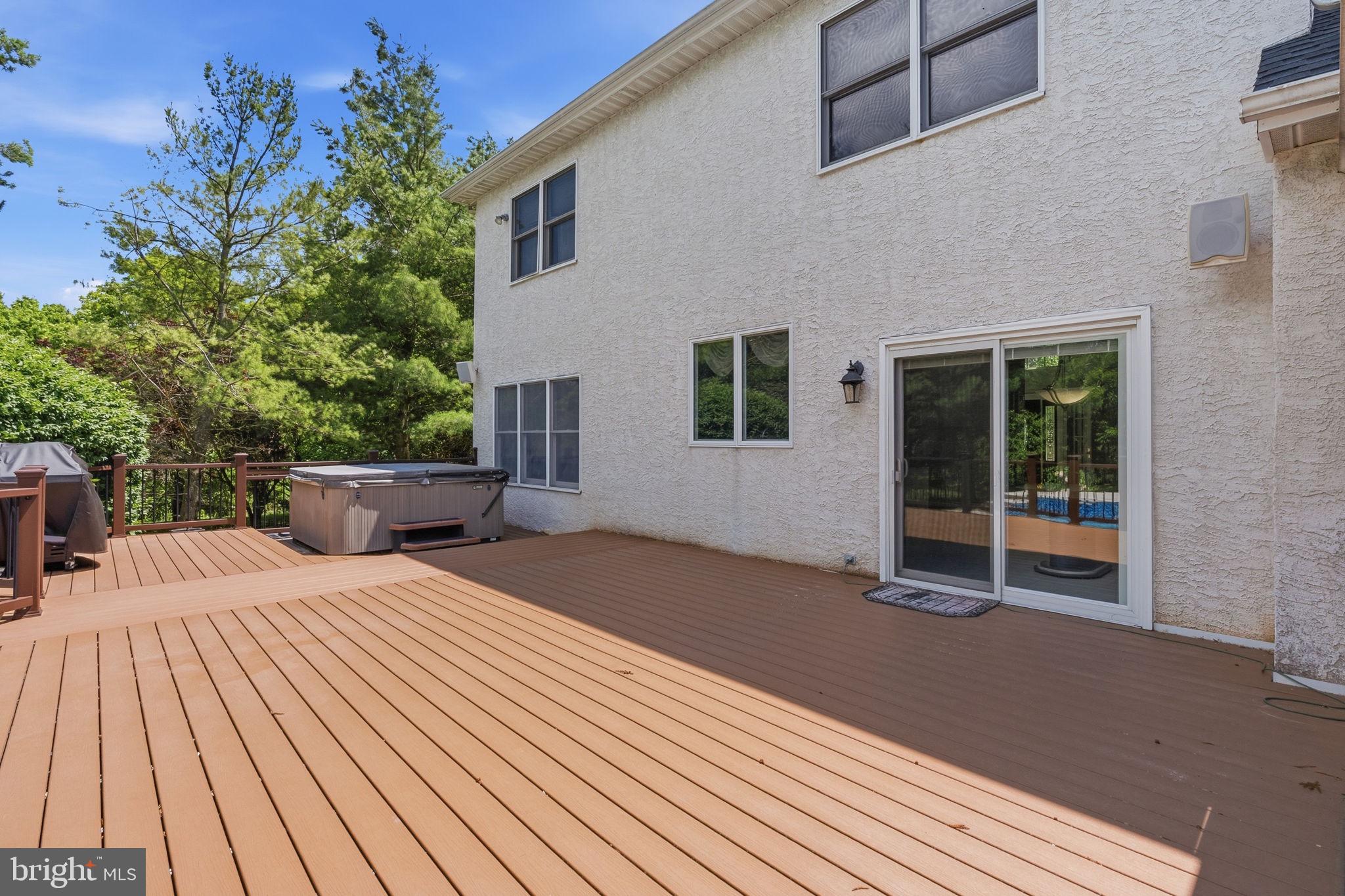 PROVIDENCE OAKS - Residential
