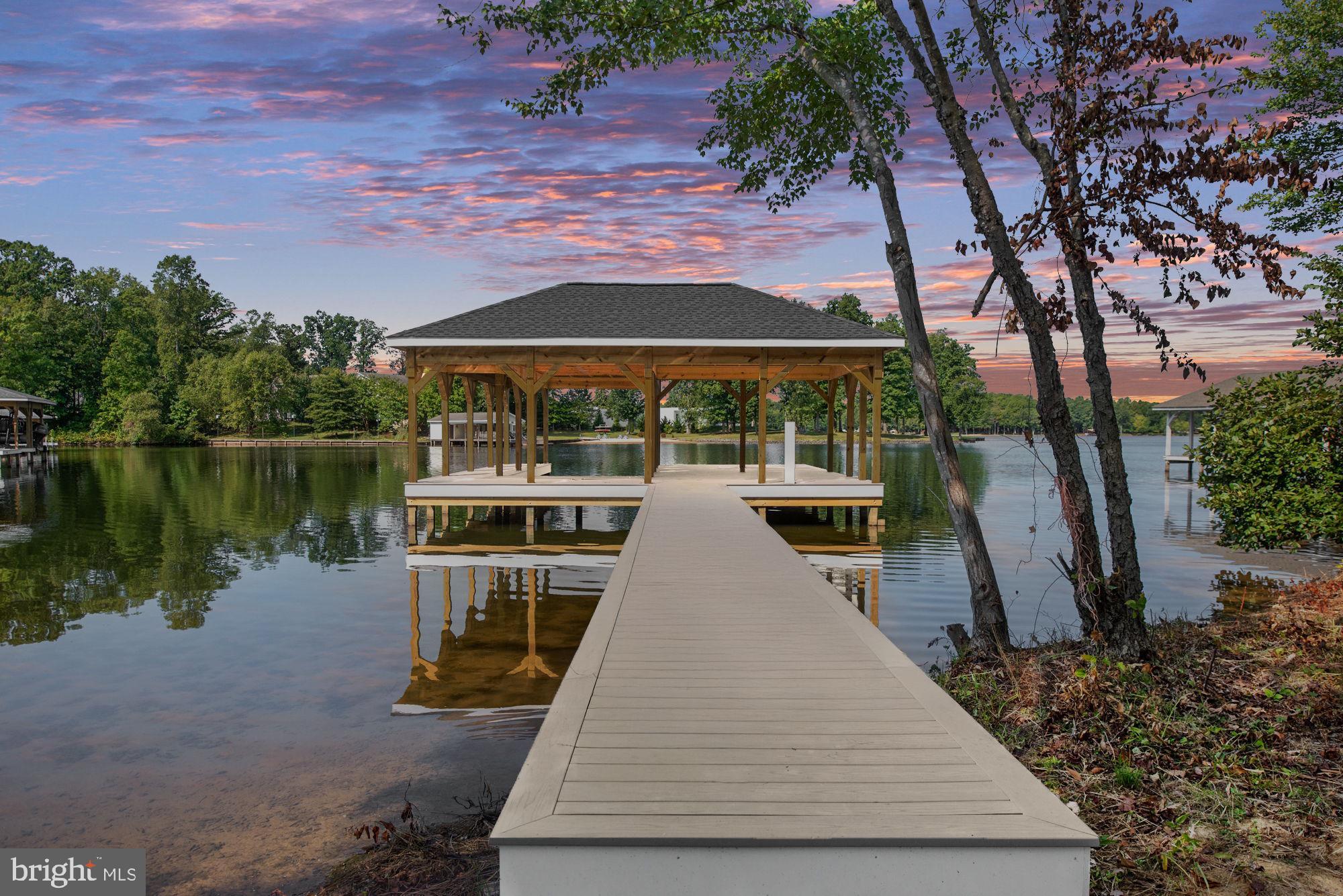 NOAHS LANDING - Residential
