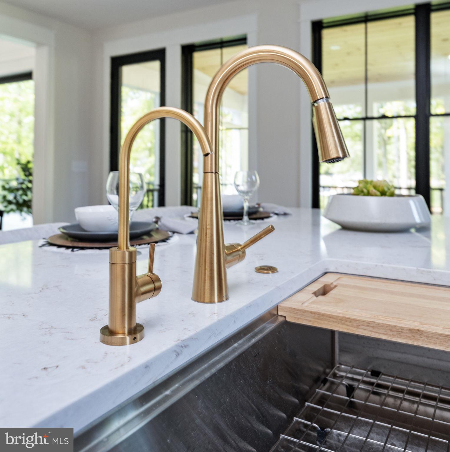 NOAHS LANDING - Residential
