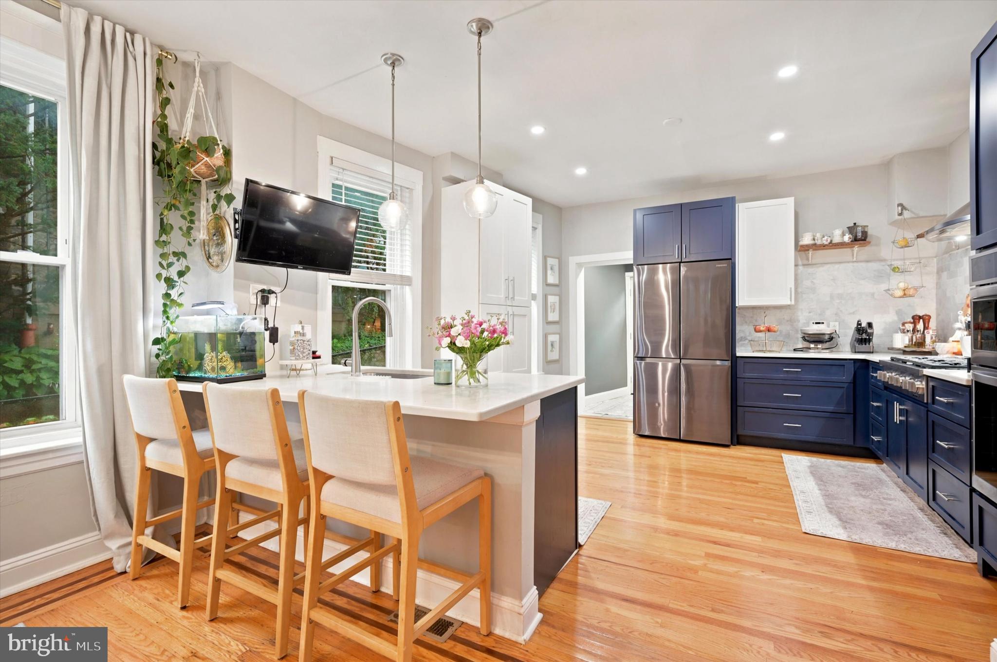 ROXBOROUGH - Residential