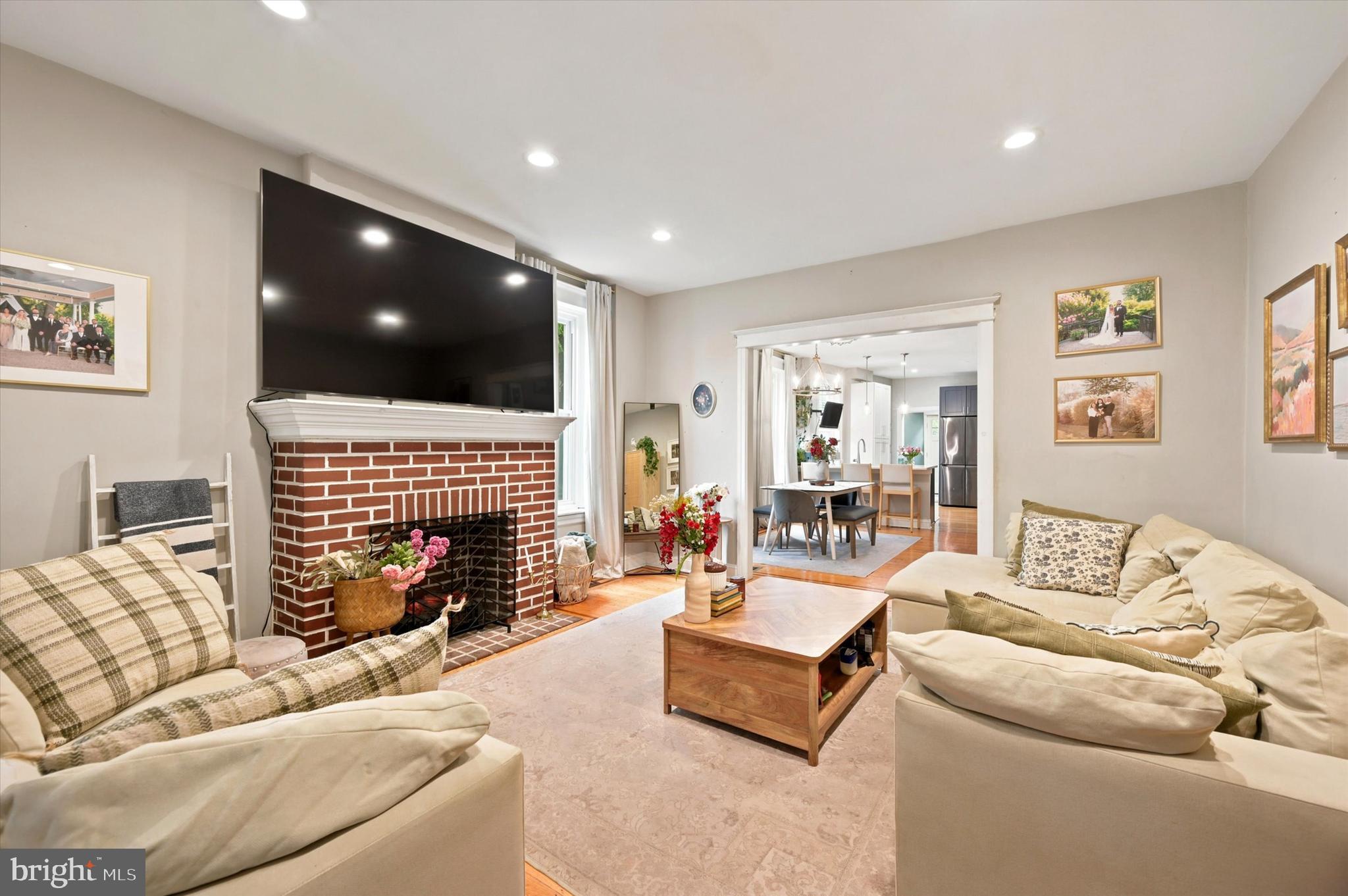 ROXBOROUGH - Residential