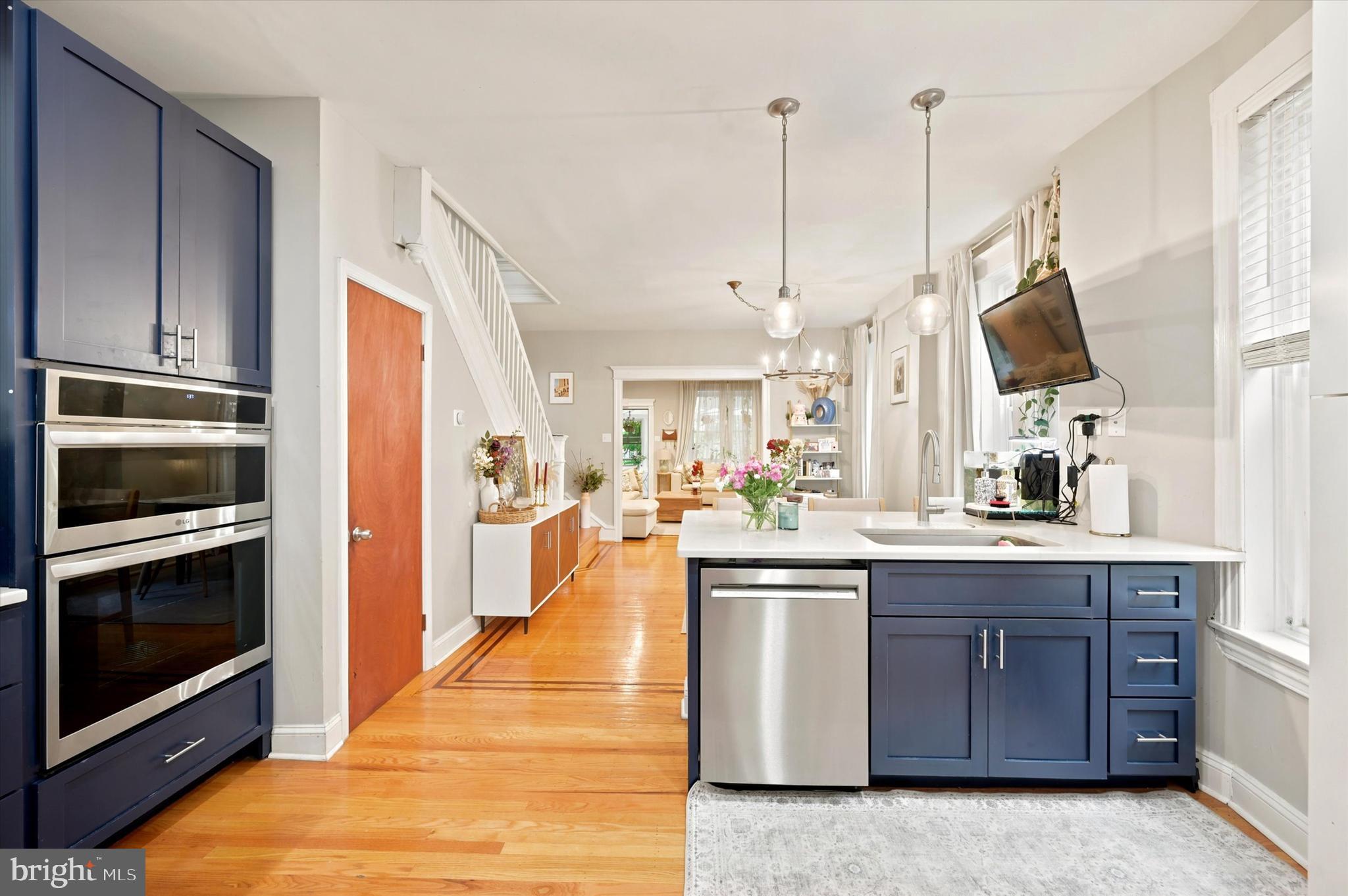 ROXBOROUGH - Residential