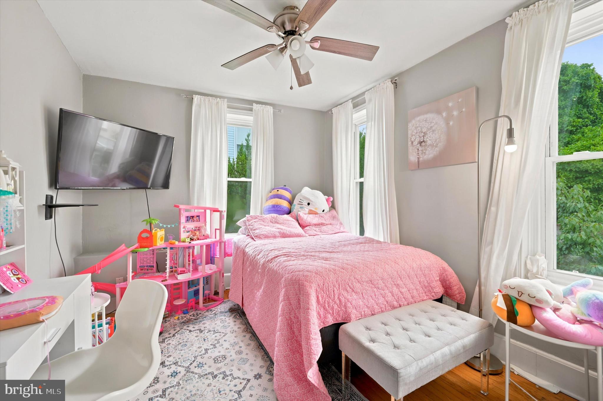 ROXBOROUGH - Residential