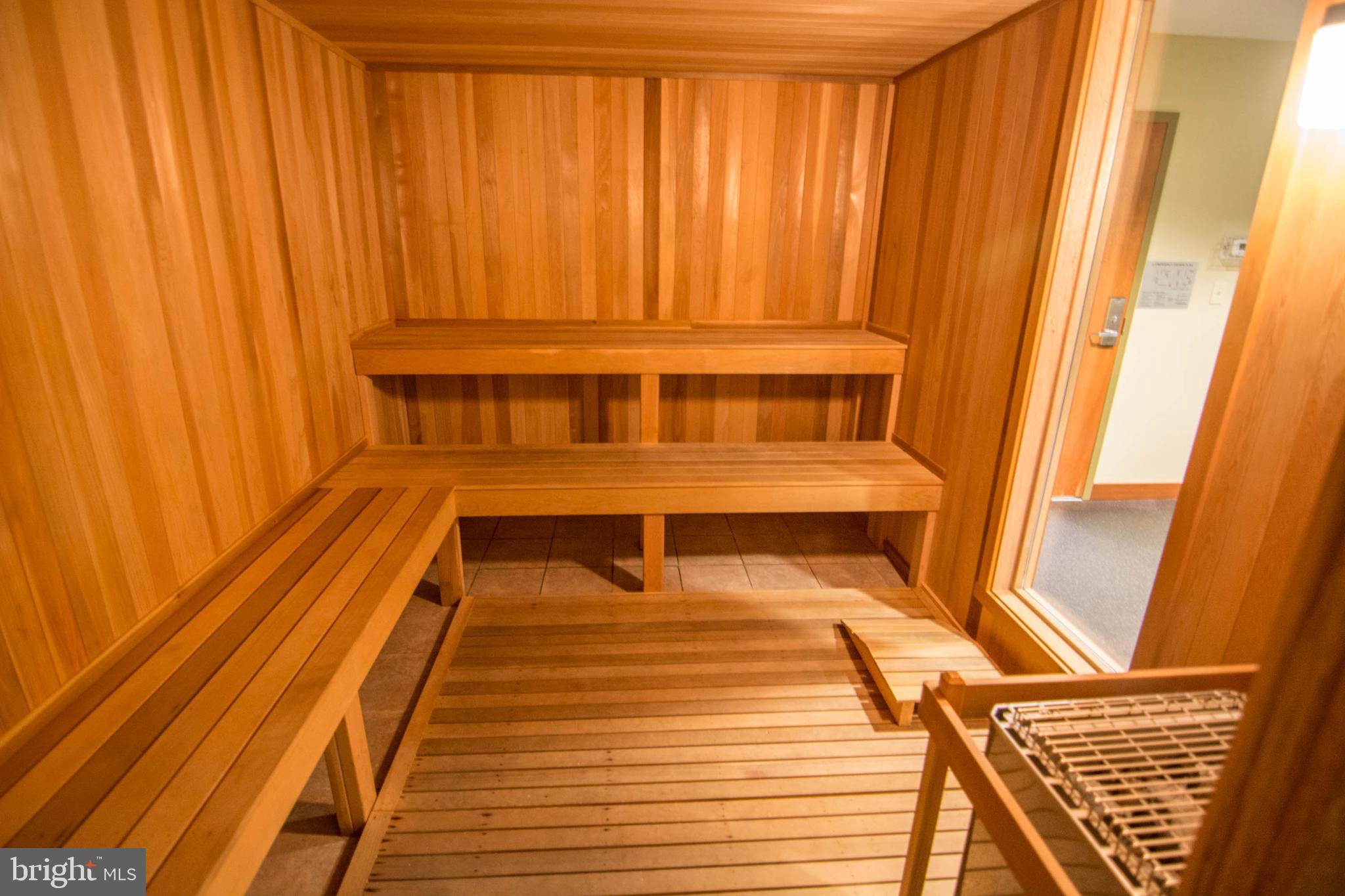 SILVER TREE SUITES - Residential