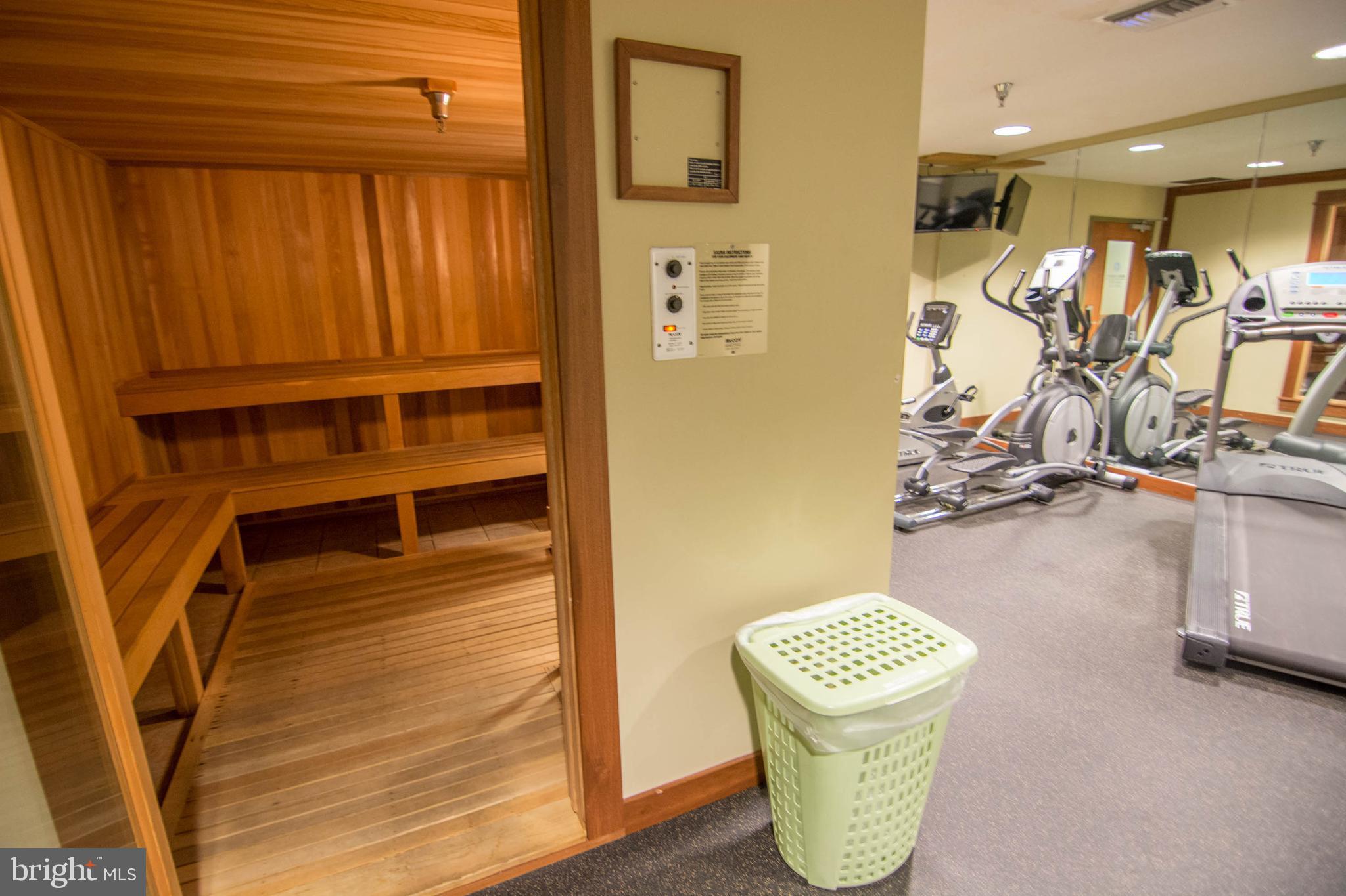SILVER TREE SUITES - Residential