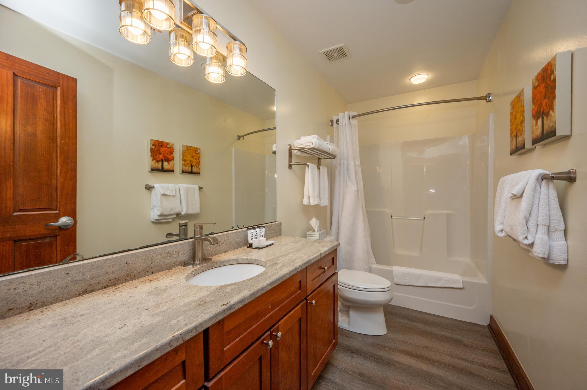 SILVER TREE SUITES - Residential