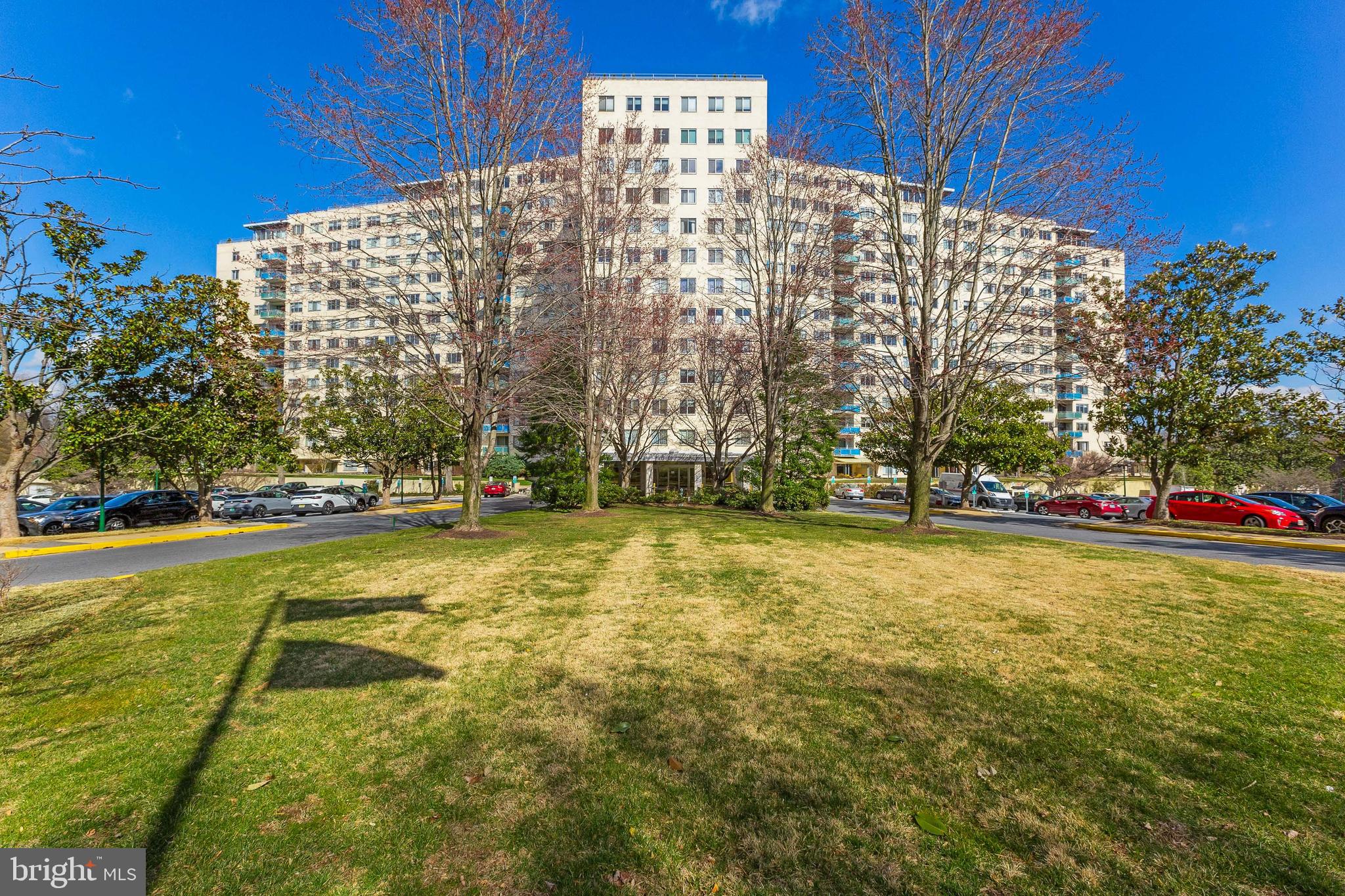Wonderful, large, bright, sunny studio in fantastic location. ALL UTILITIES (except phone and cable) included in rent. Updated galley kitchen has space for table. Plenty of storage with three closets (including one that is a walk-in). Building has front desk that is staffed 24 hours, fitness center, pool, tennis, large common laundry, plenty of parking, walking distance to Metro and more.