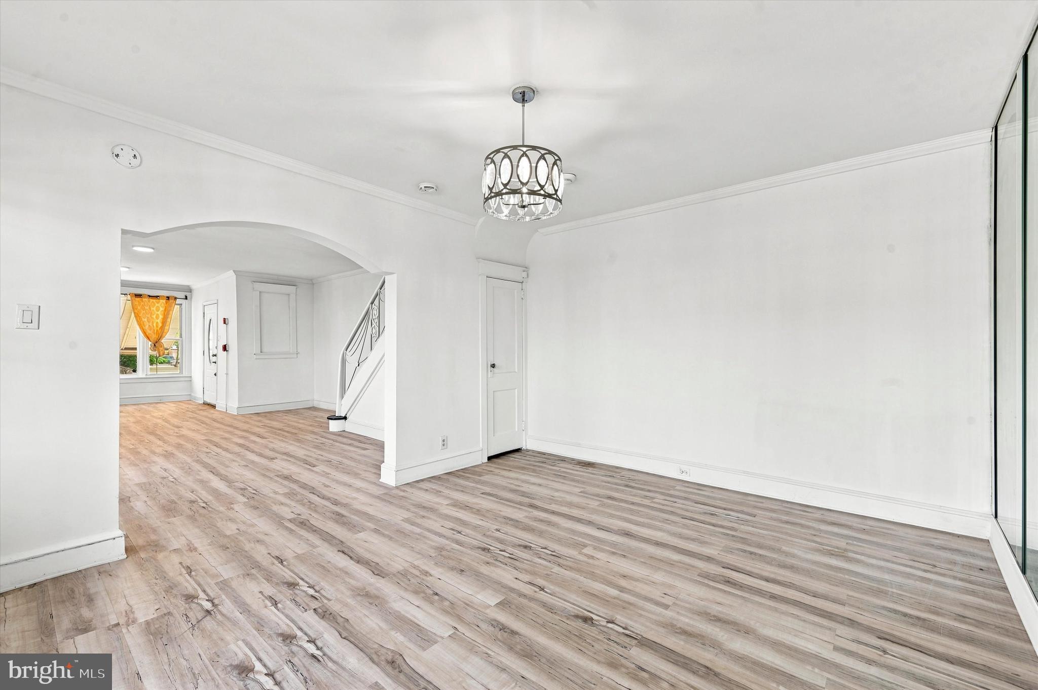 OXFORD CIRCLE - Residential