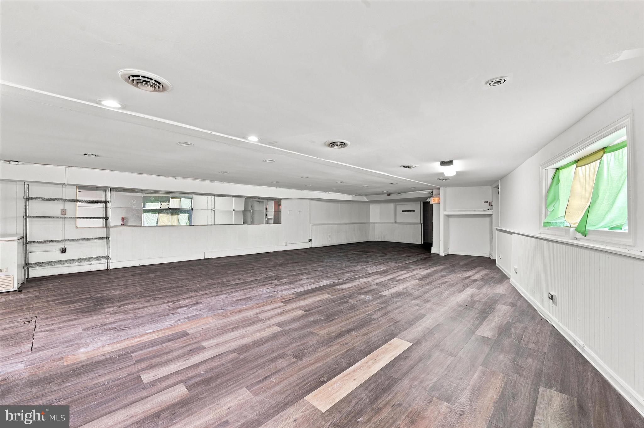 OXFORD CIRCLE - Residential
