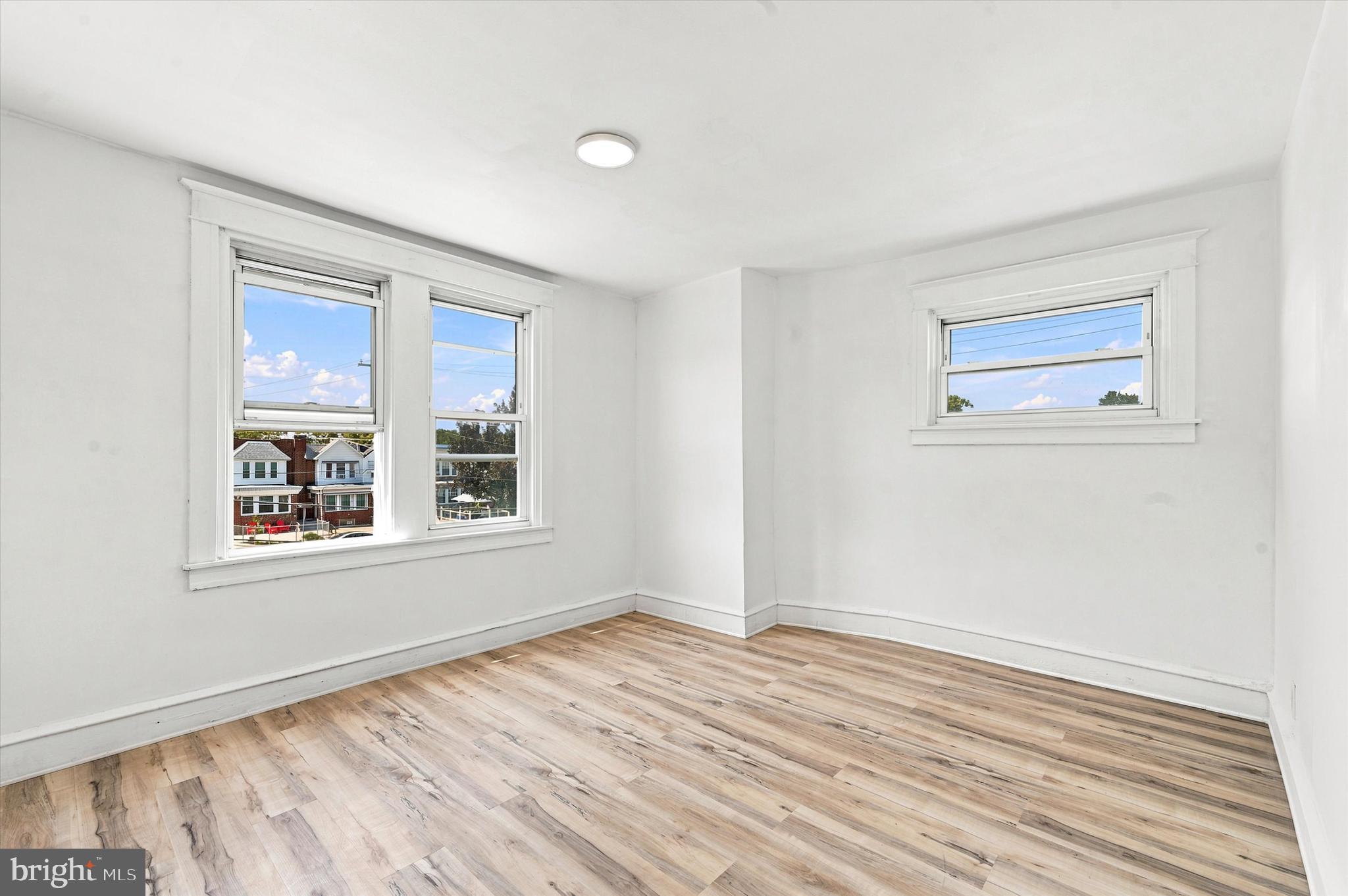 OXFORD CIRCLE - Residential