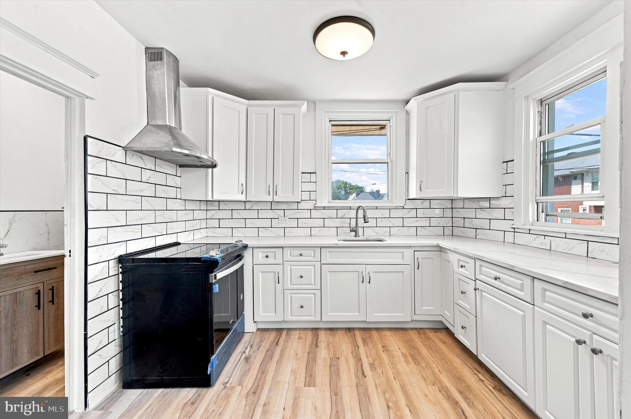 OXFORD CIRCLE - Residential