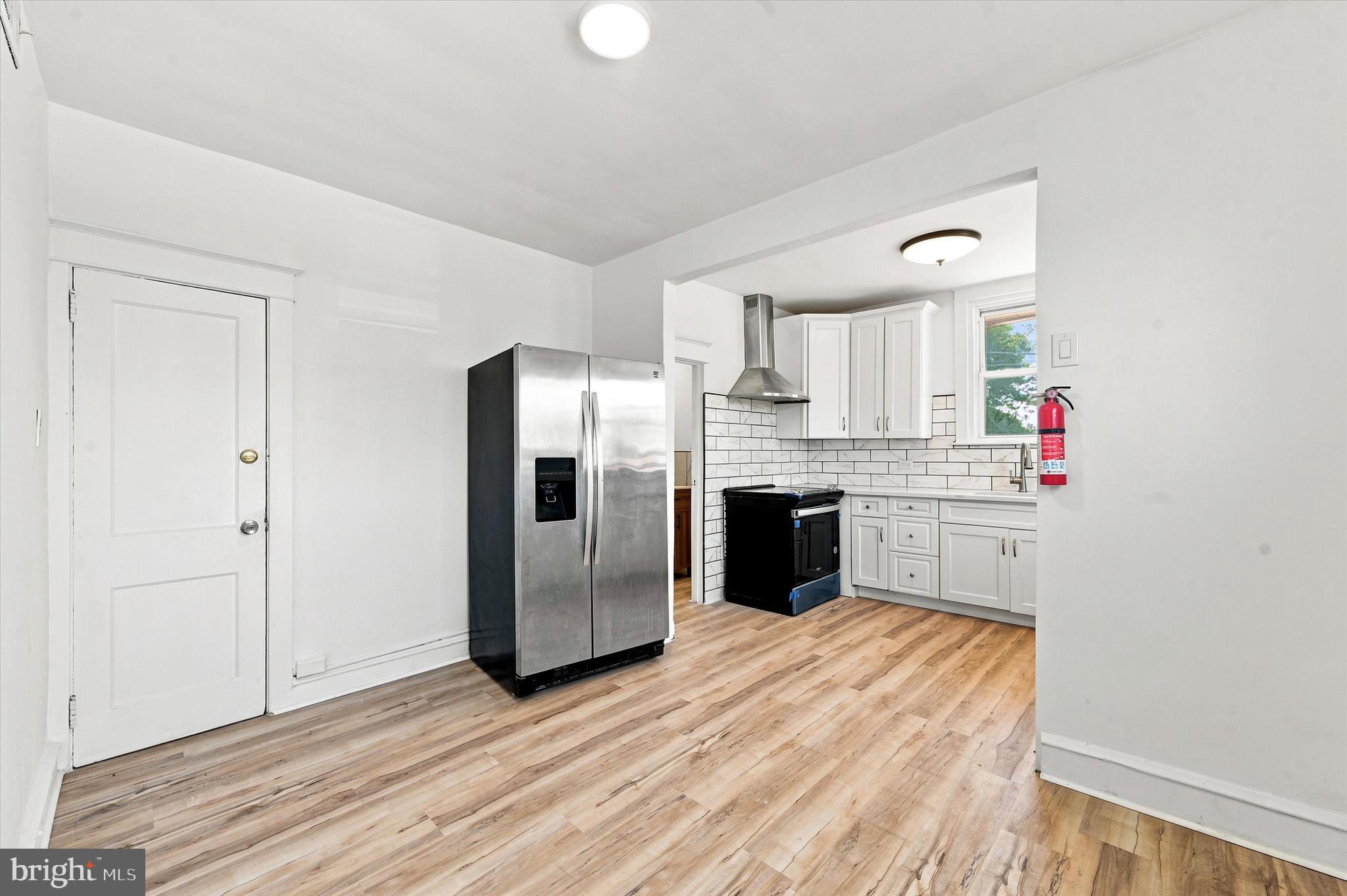 OXFORD CIRCLE - Residential