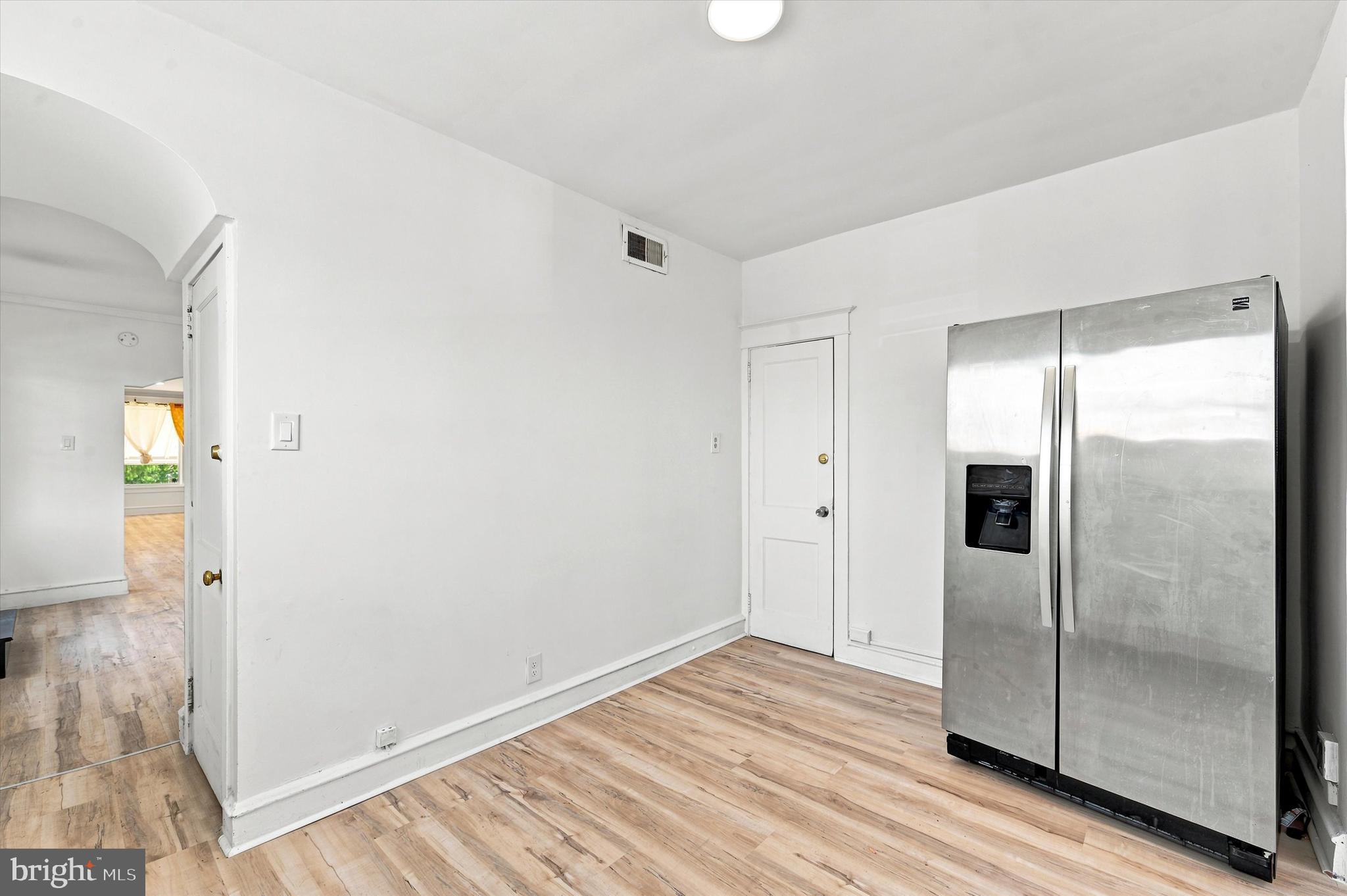 OXFORD CIRCLE - Residential