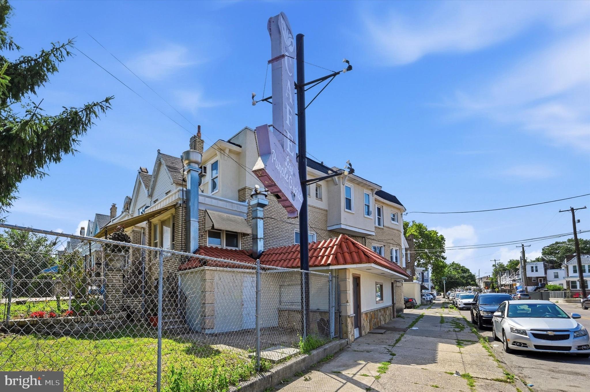 OXFORD CIRCLE - Residential