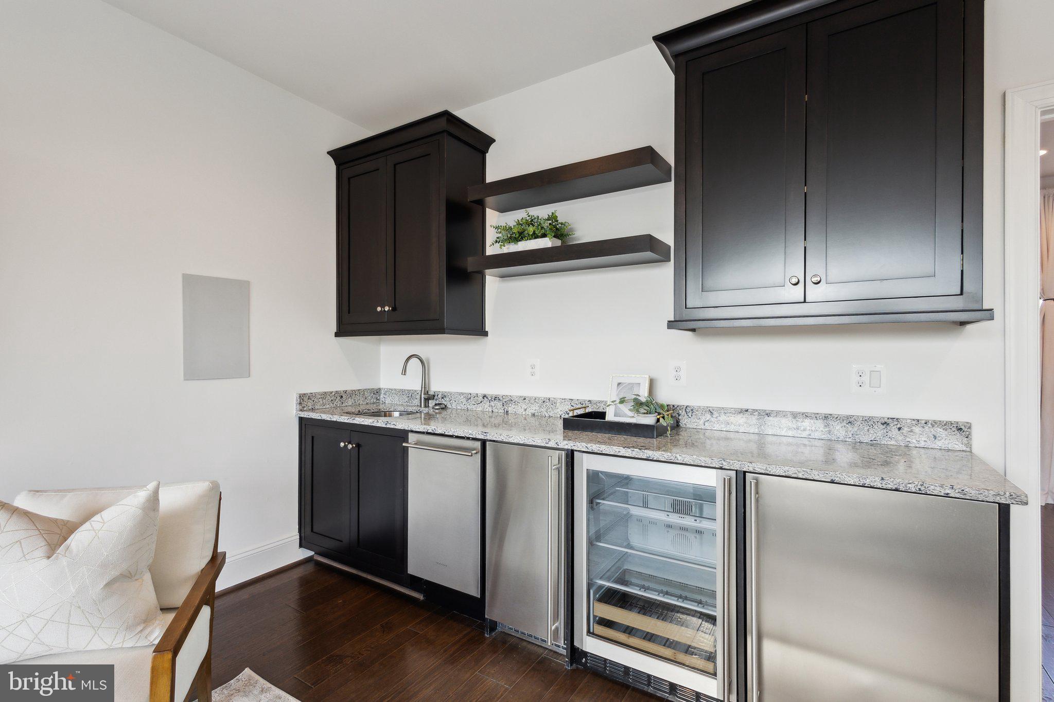 ONE LOUDOUN - Residential