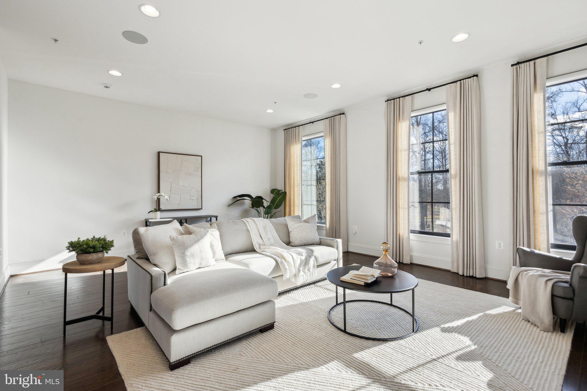 ONE LOUDOUN - Residential