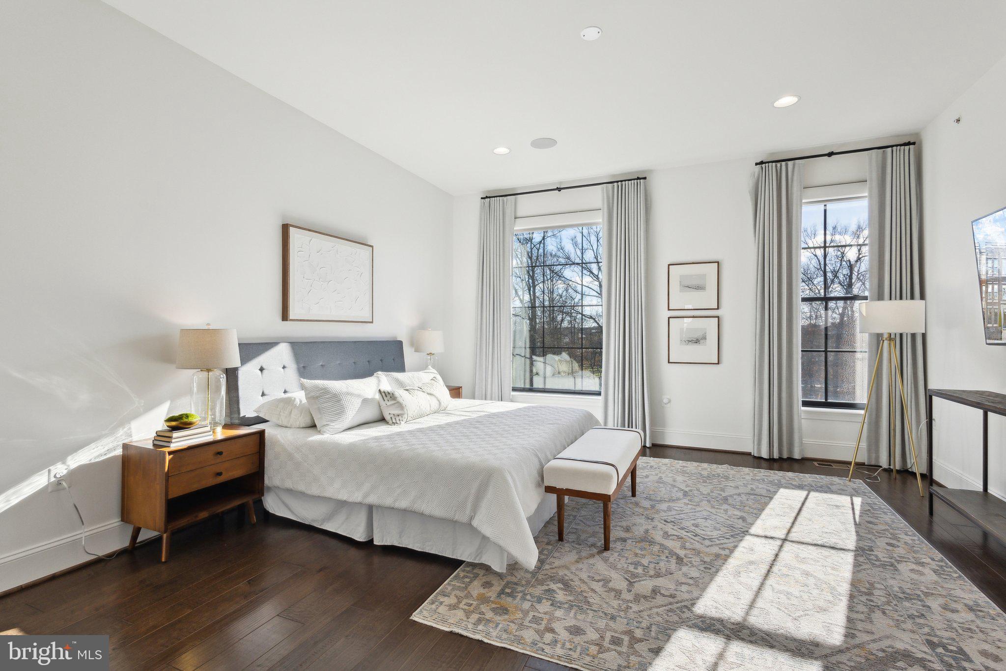 ONE LOUDOUN - Residential