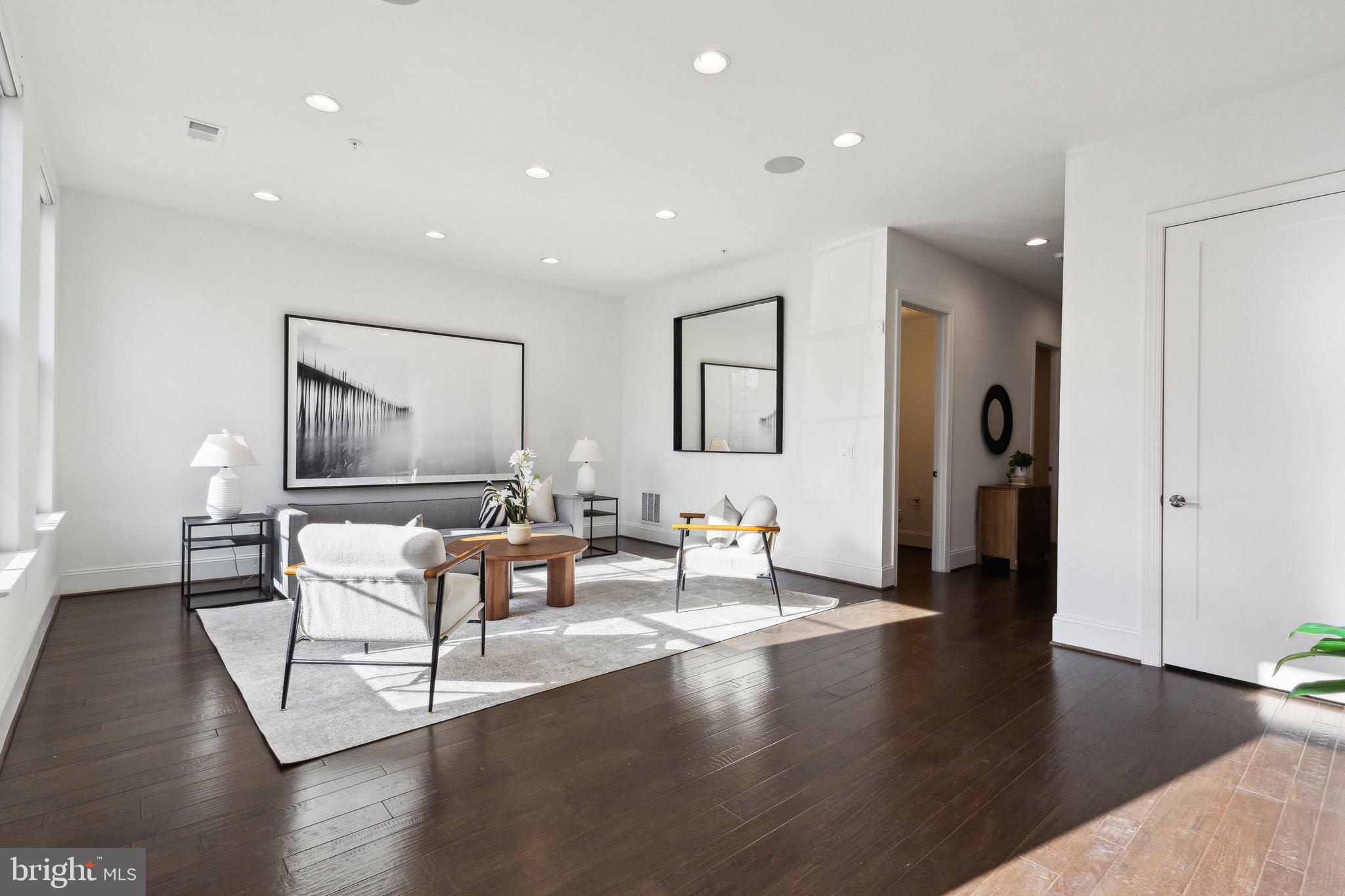 ONE LOUDOUN - Residential
