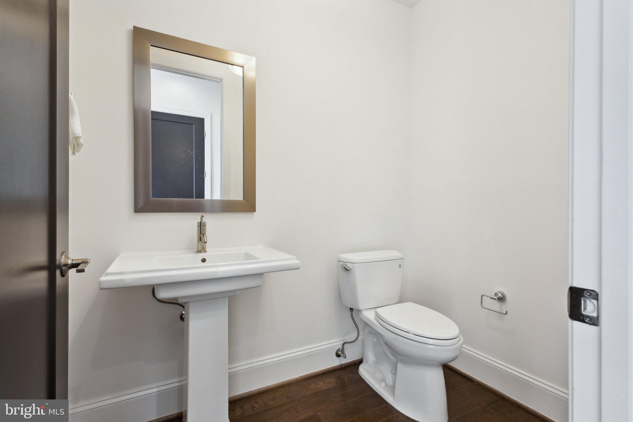 ONE LOUDOUN - Residential