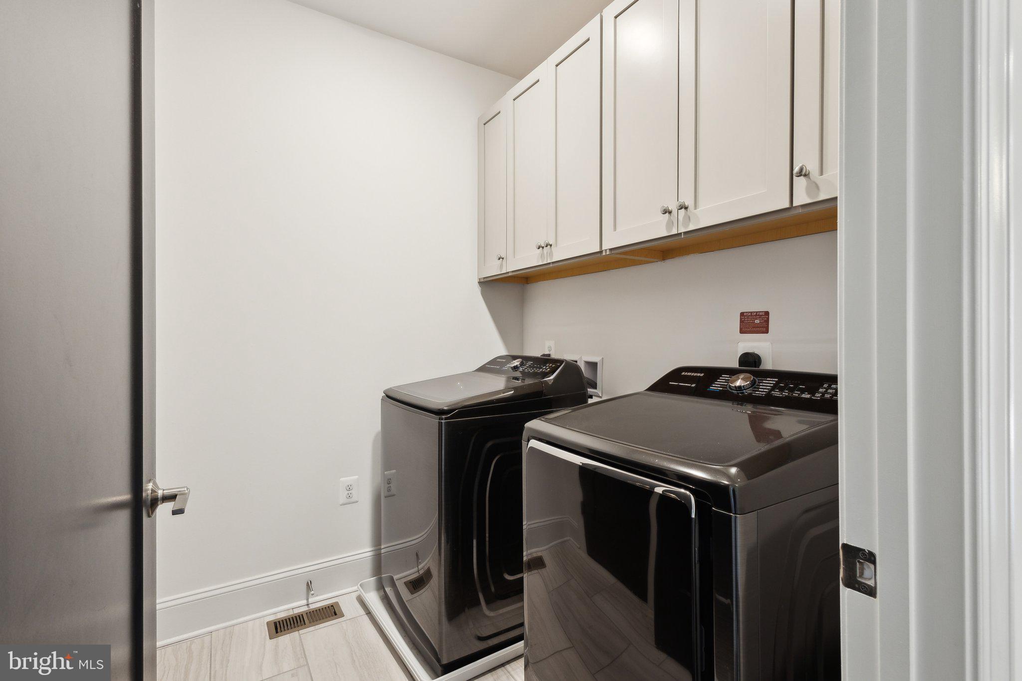 ONE LOUDOUN - Residential