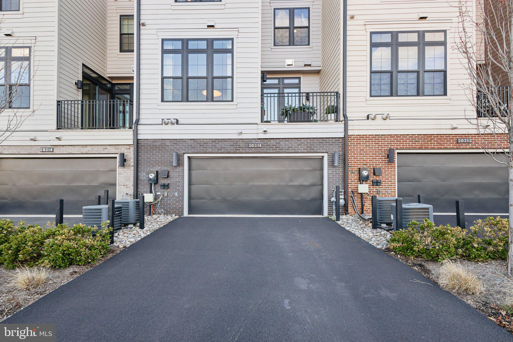 ONE LOUDOUN - Residential