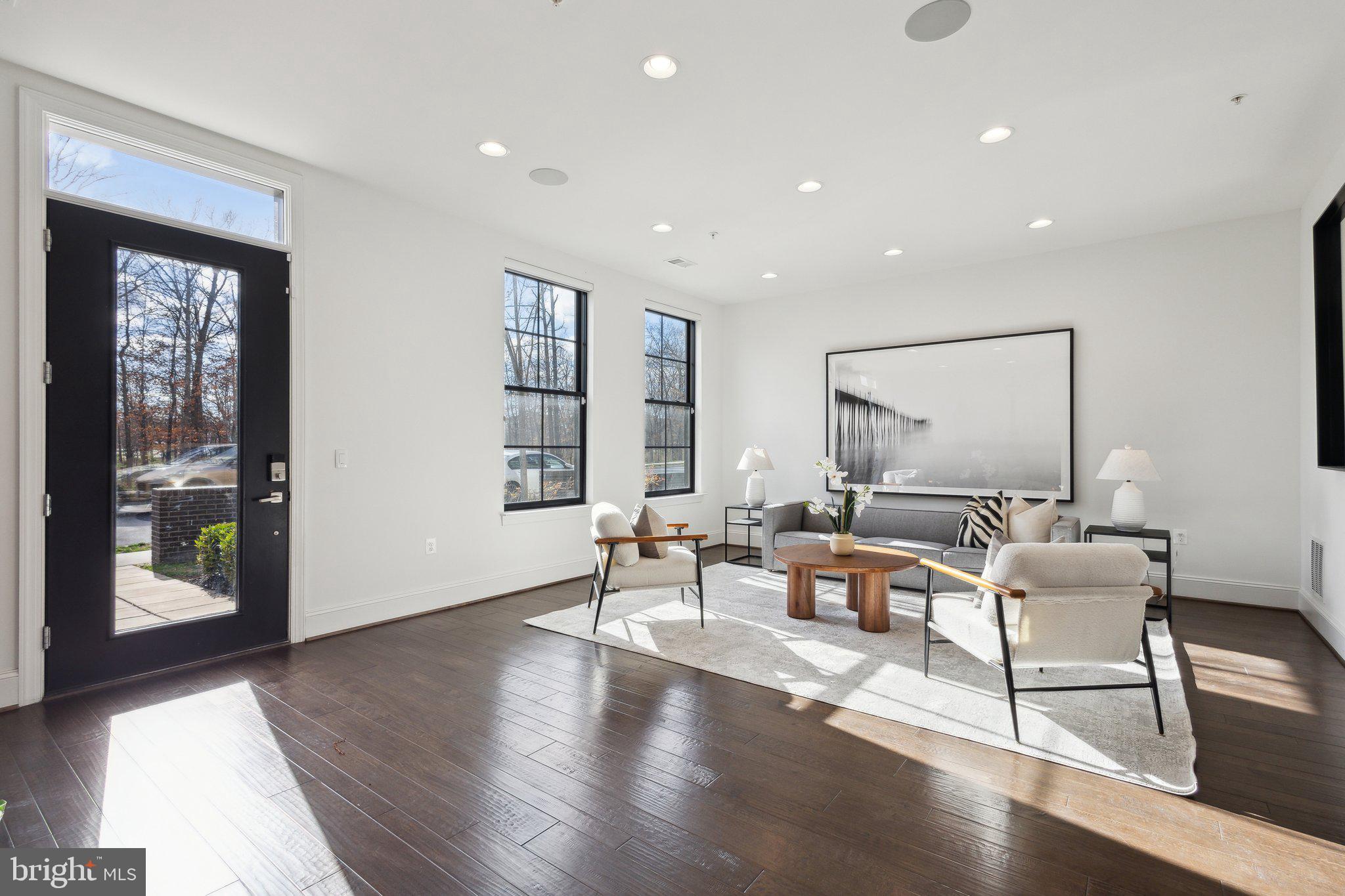 ONE LOUDOUN - Residential