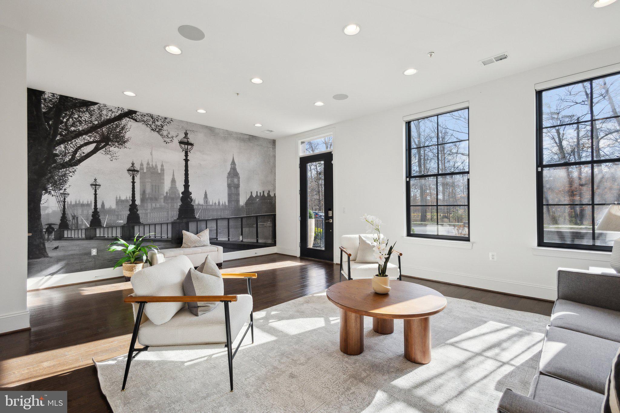 ONE LOUDOUN - Residential