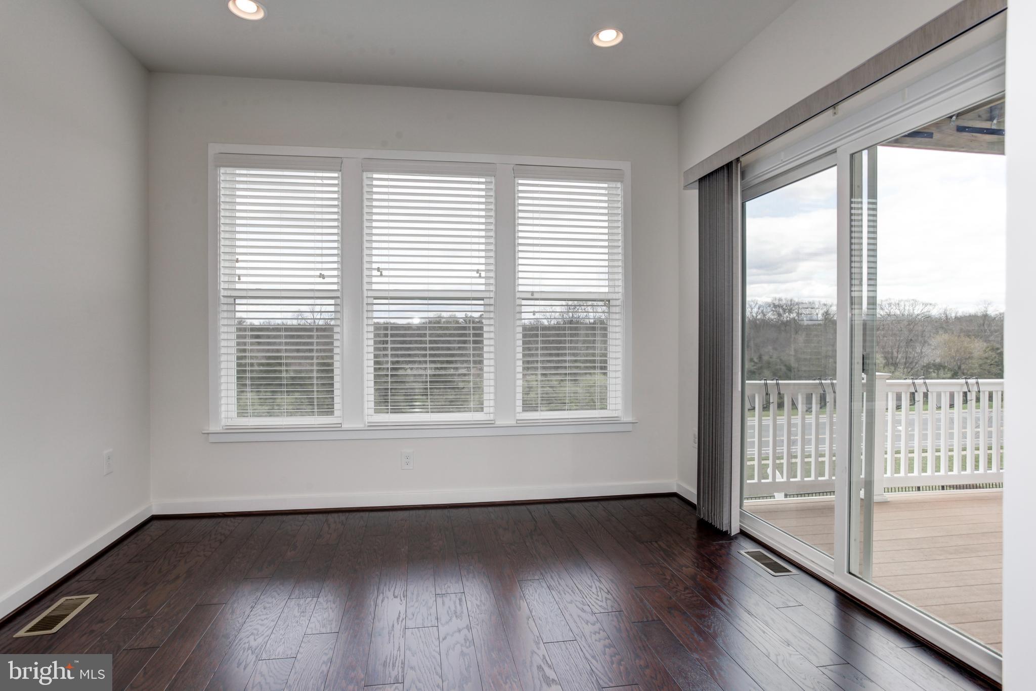 RIVER CREST - Residential Lease