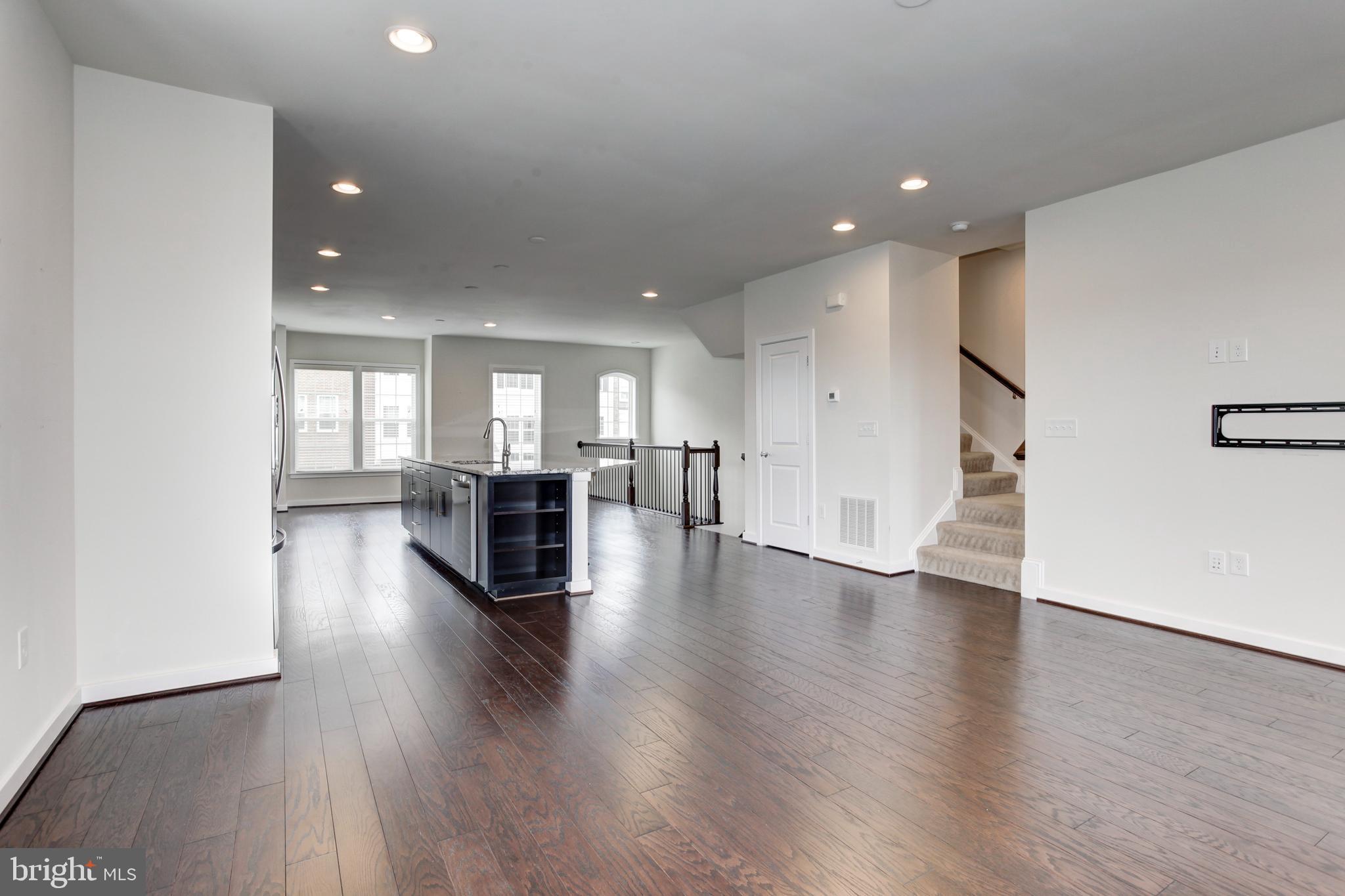 RIVER CREST - Residential Lease