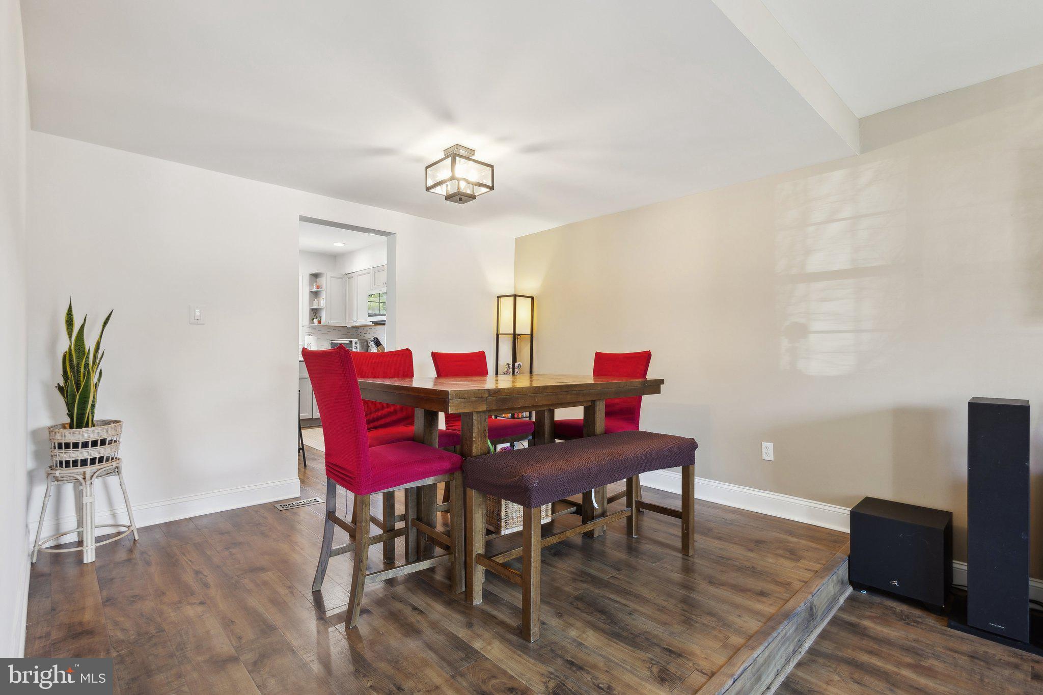 ROYAL COURT - Residential