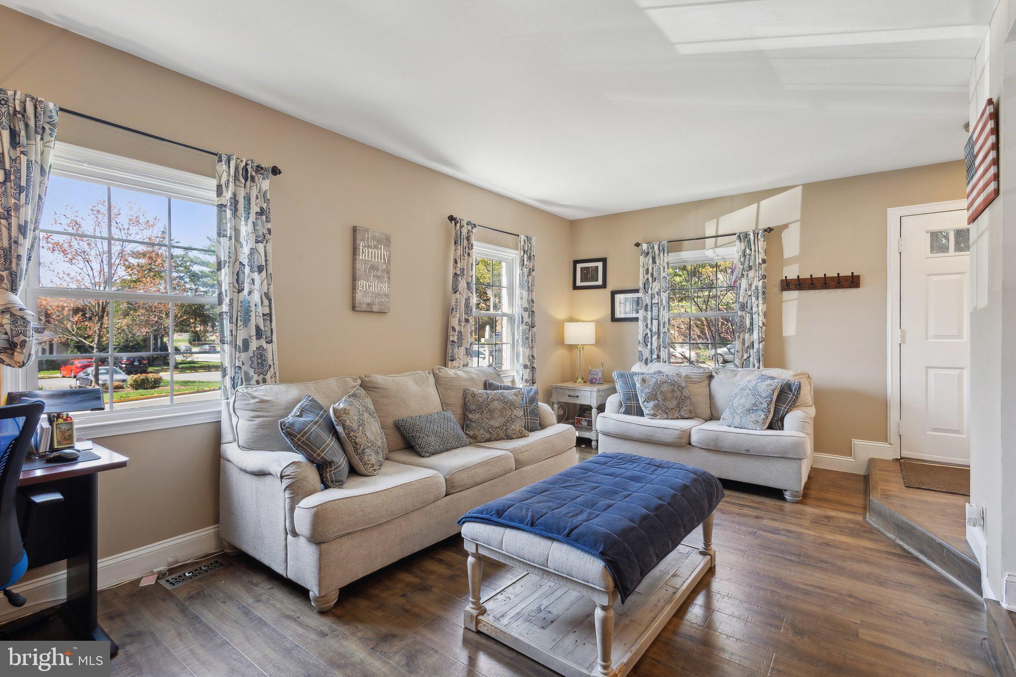 ROYAL COURT - Residential