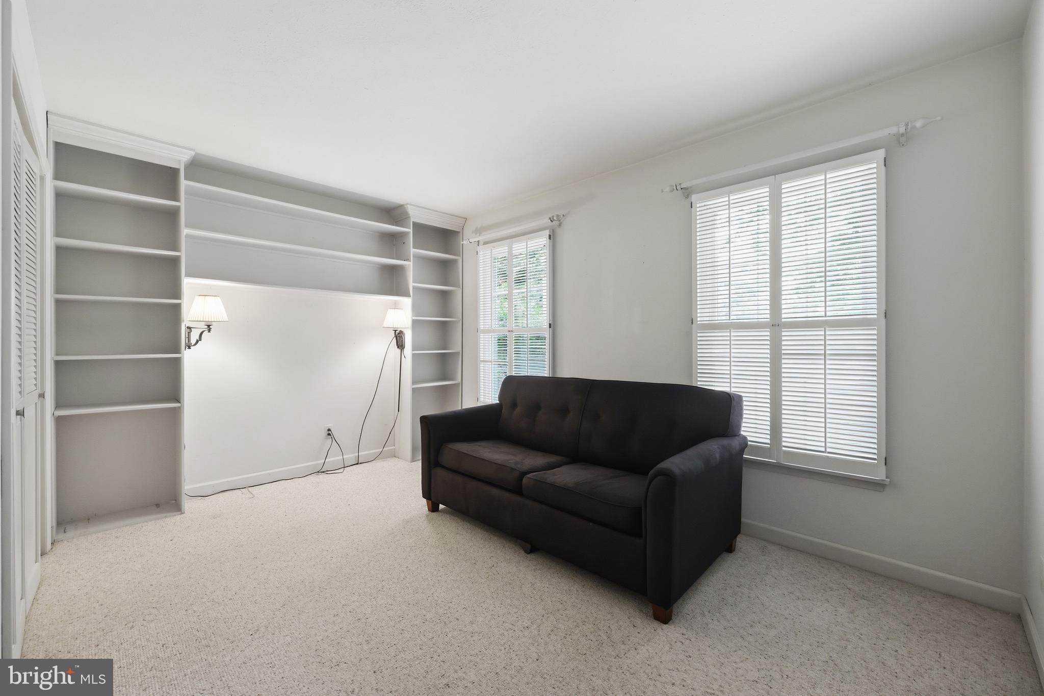 WOODBRIER MANOR - Residential